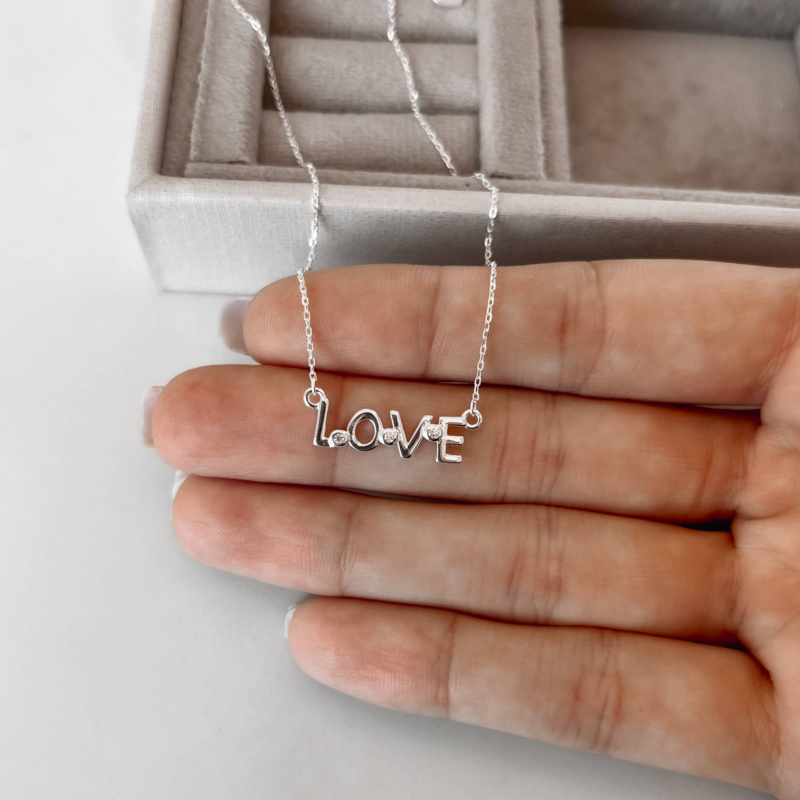 Colar entremeio love com zircônias 19mm 40+5cm