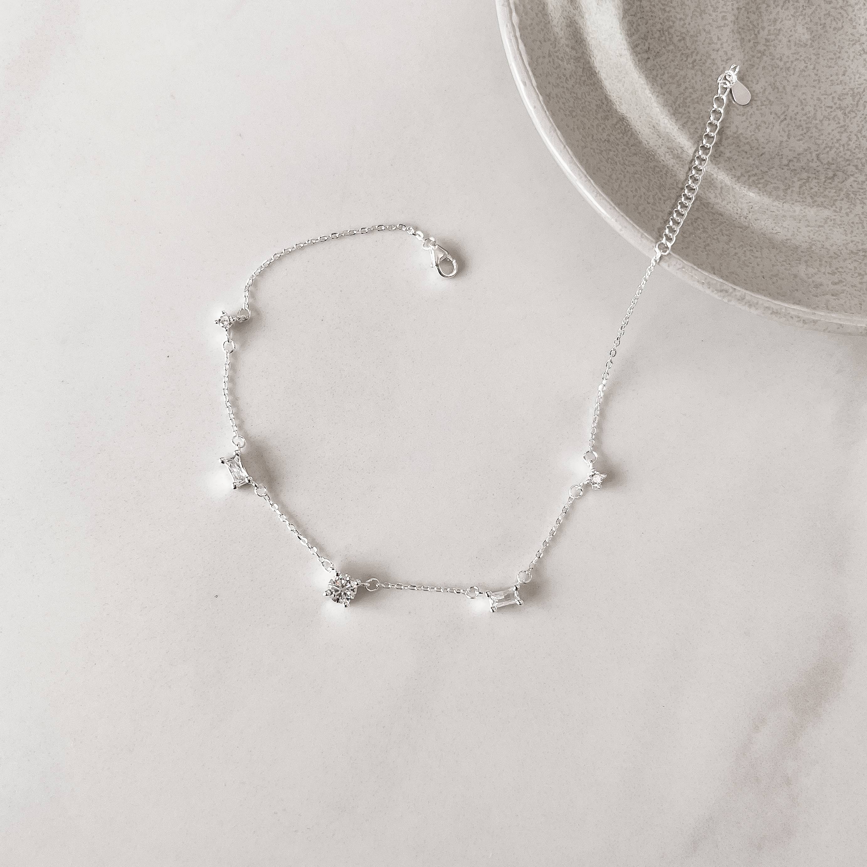 Tornozeleira entremeios zircônias quadrada, retangular e redonda