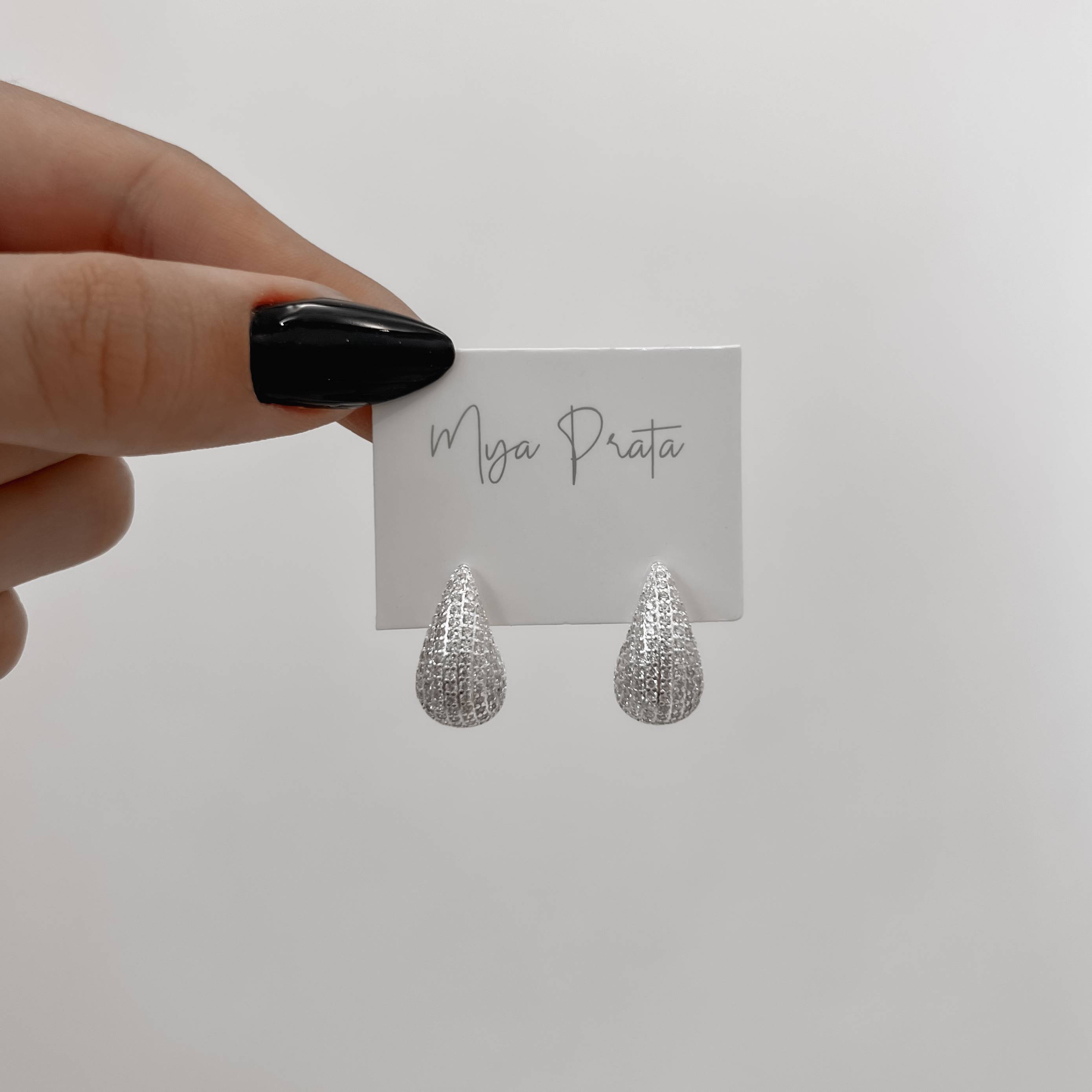 Imagem Secundária Brinco gota pesada cravejada 18mm