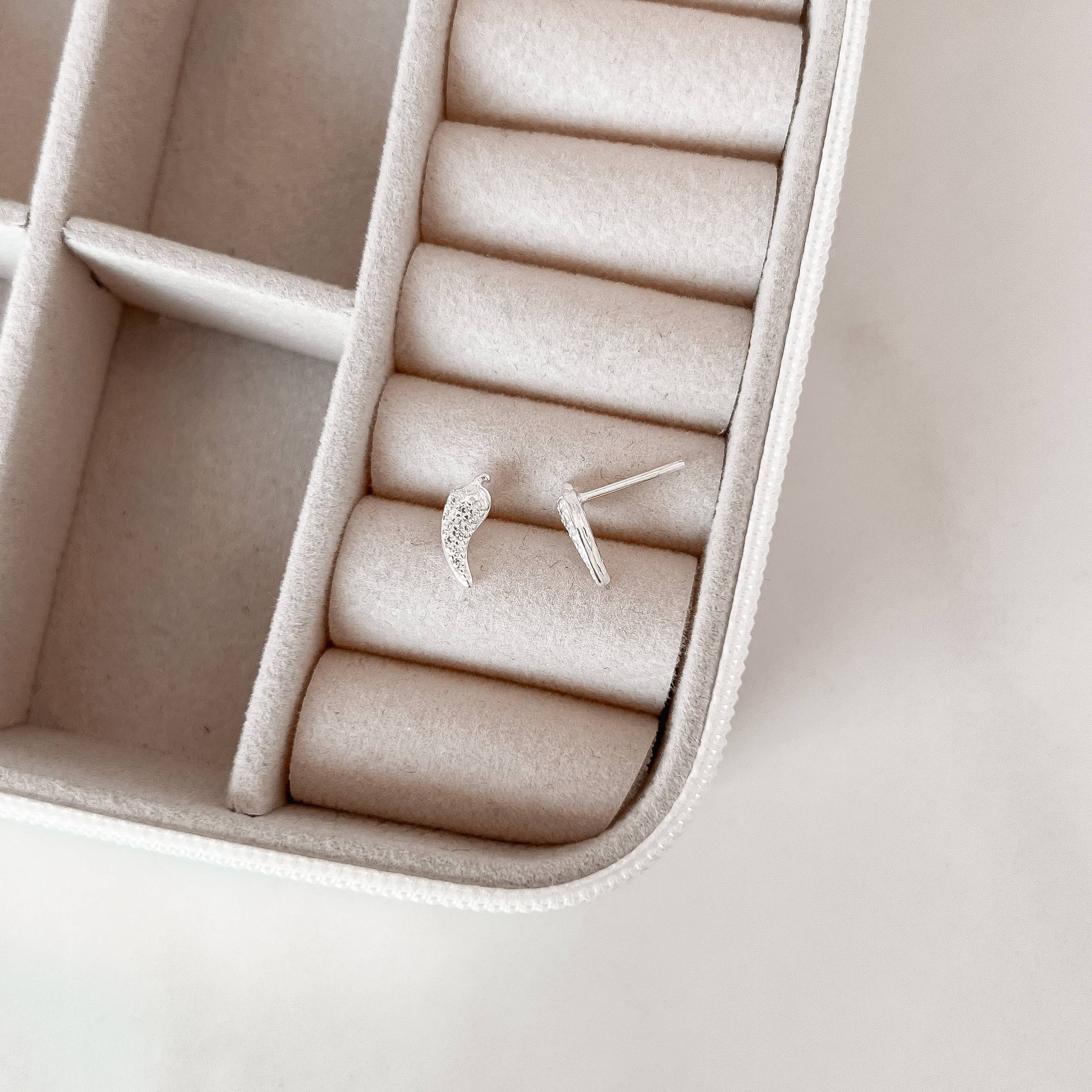 Imagem Secundária Brinco pimenta cravejada cristal 10mm