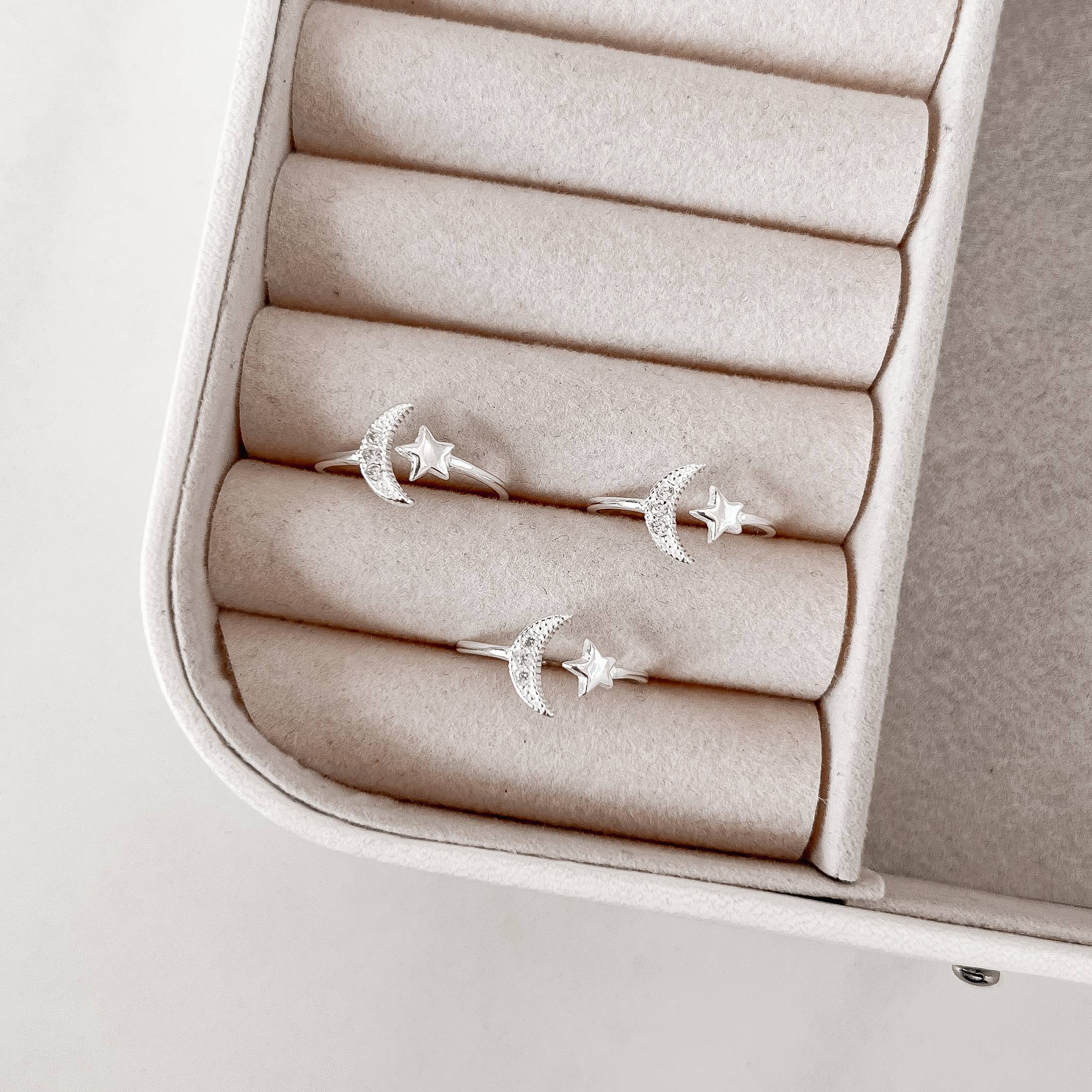 Imagem Secundária Anel lua com zircônias e estrela regulável P