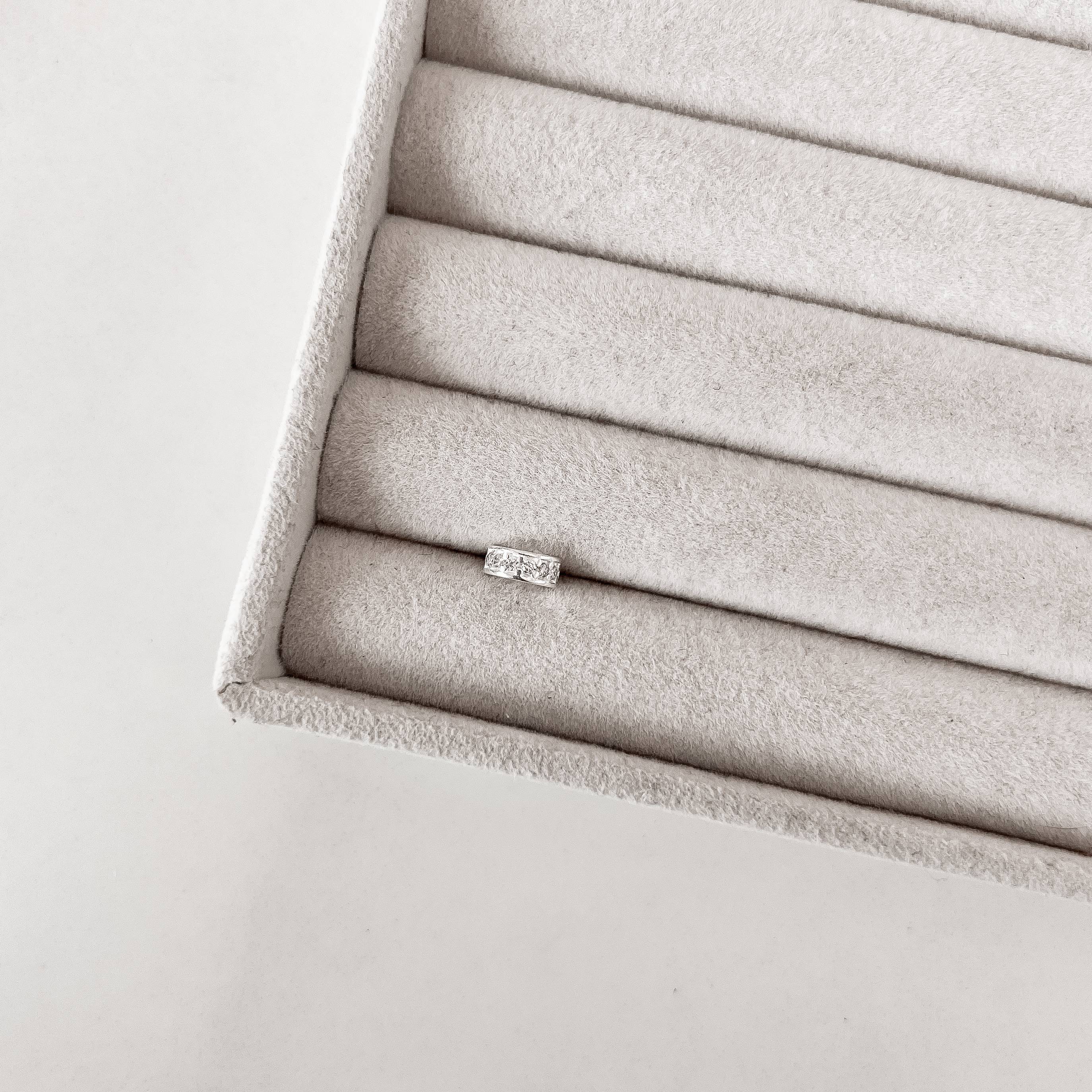 Berloque separador cravejado 8mm