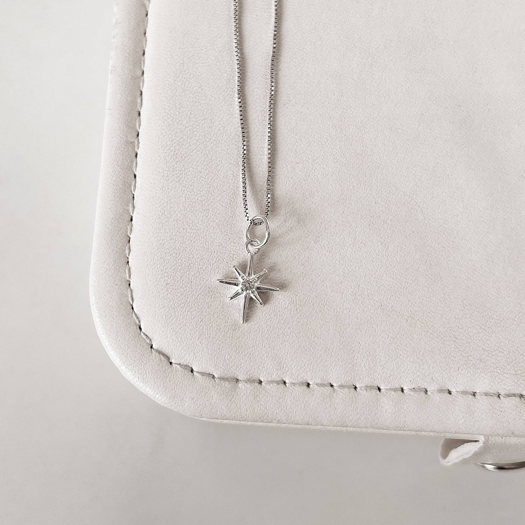 Imagem Colar pingente estrela detalhe zircônia 12mm 40cm