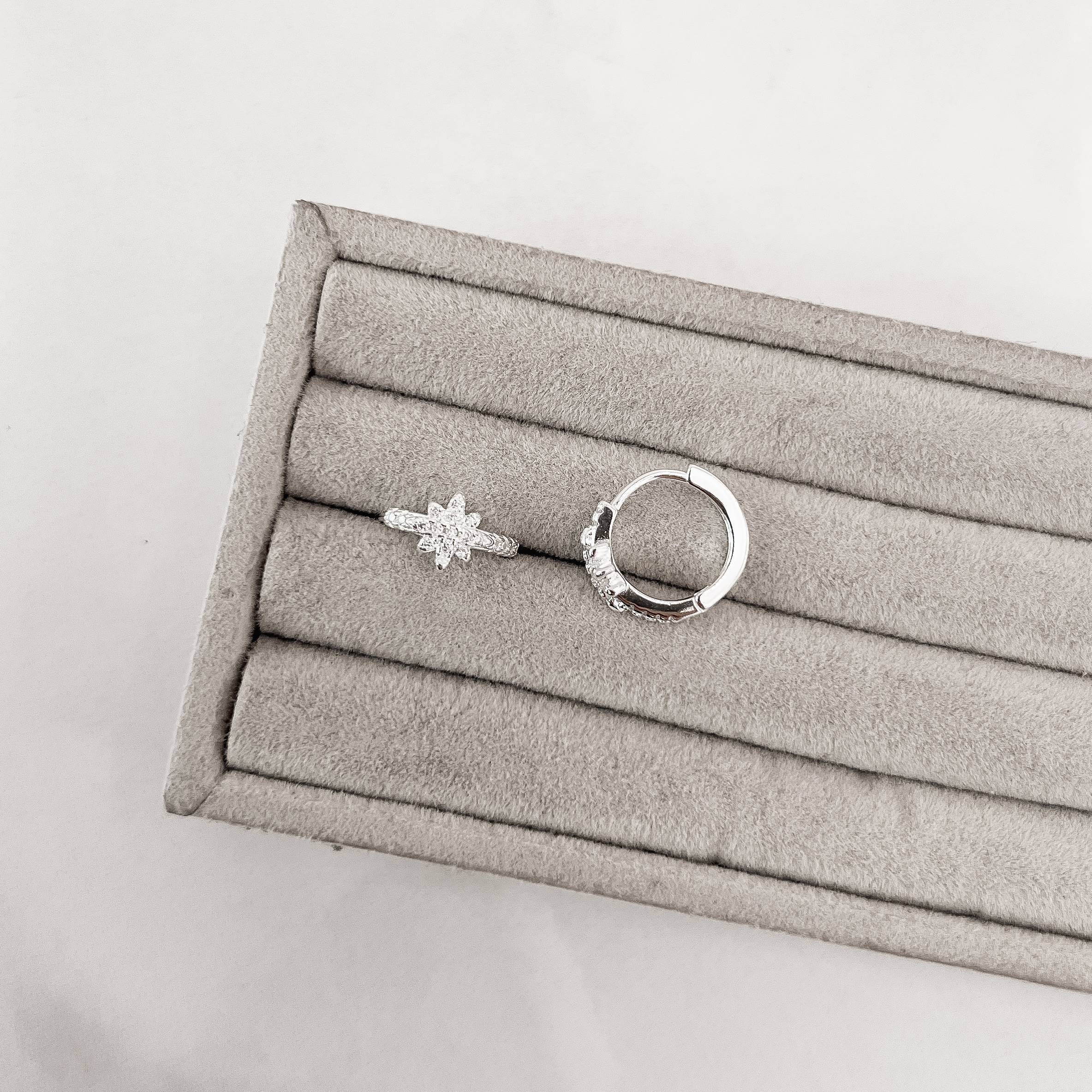 Imagem Secundária Argola click estrela 8 pontas cravejada 13mm