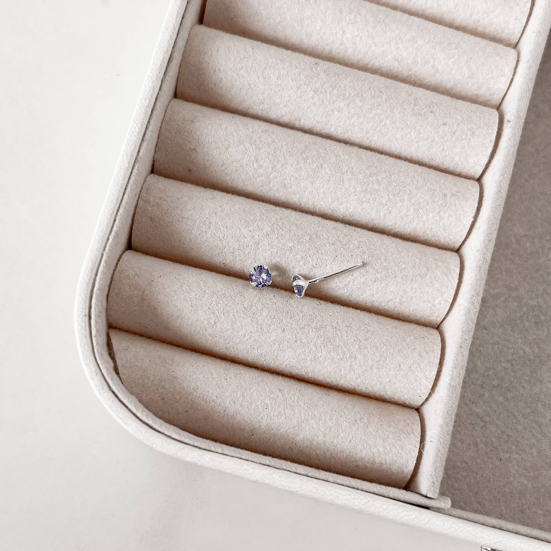 Imagem Secundária Brinco zircônia redonda lilás 4mm