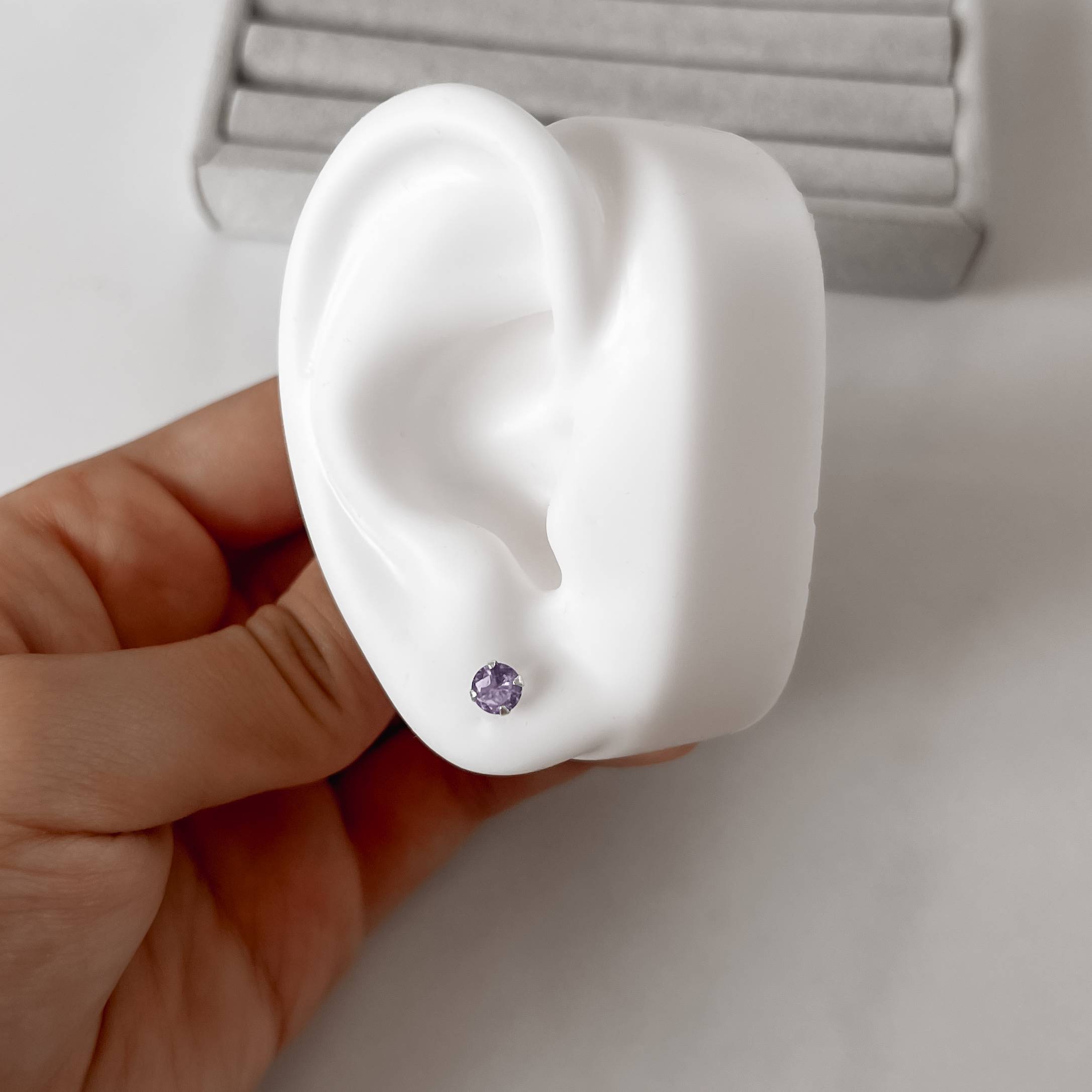 Imagem Brinco zircônia redonda lilás 5mm