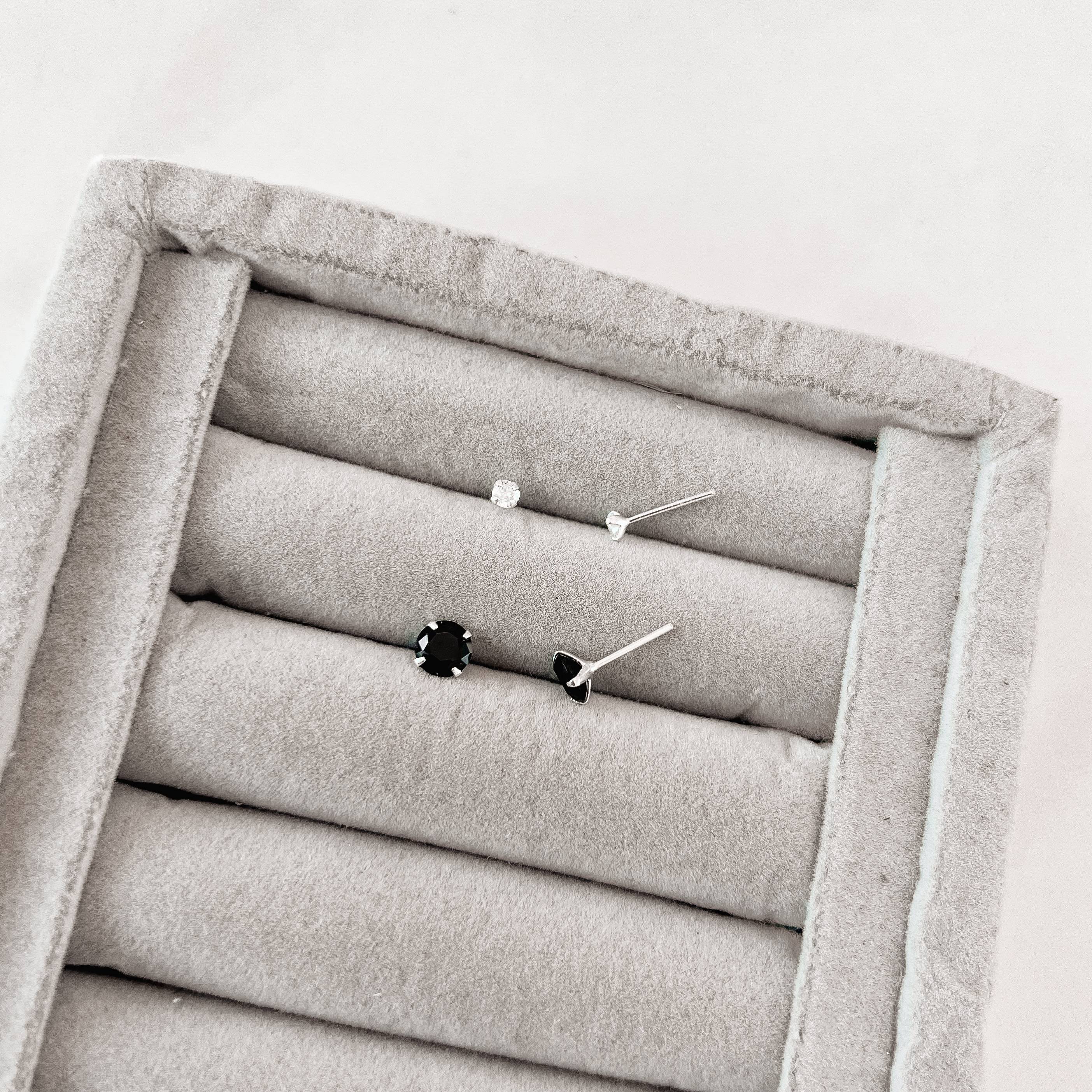 Dupla zircônias redonda cristal 3mm e ônix 6mm