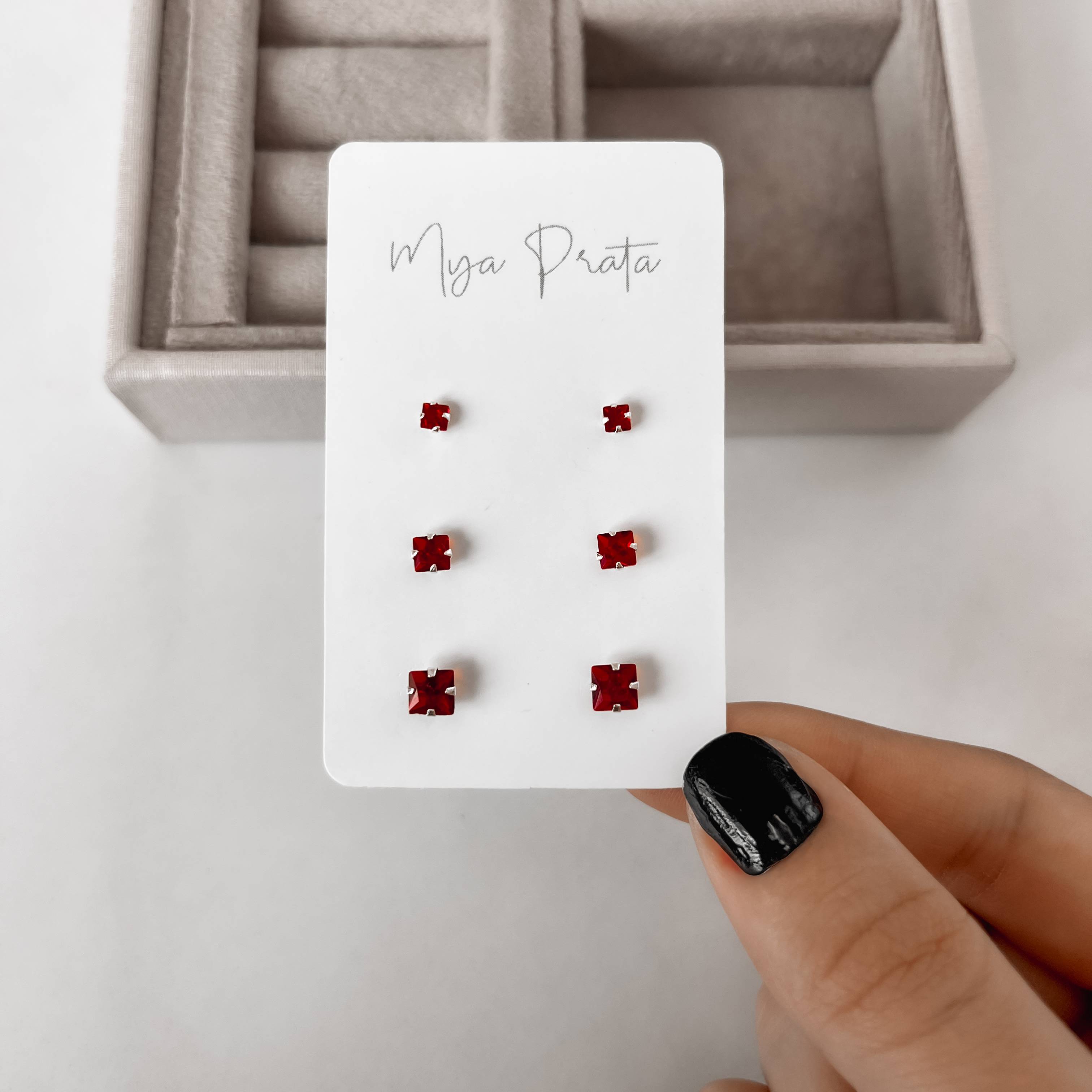 Trio zircônias quadradas 3, 4 e 5mm vermelho