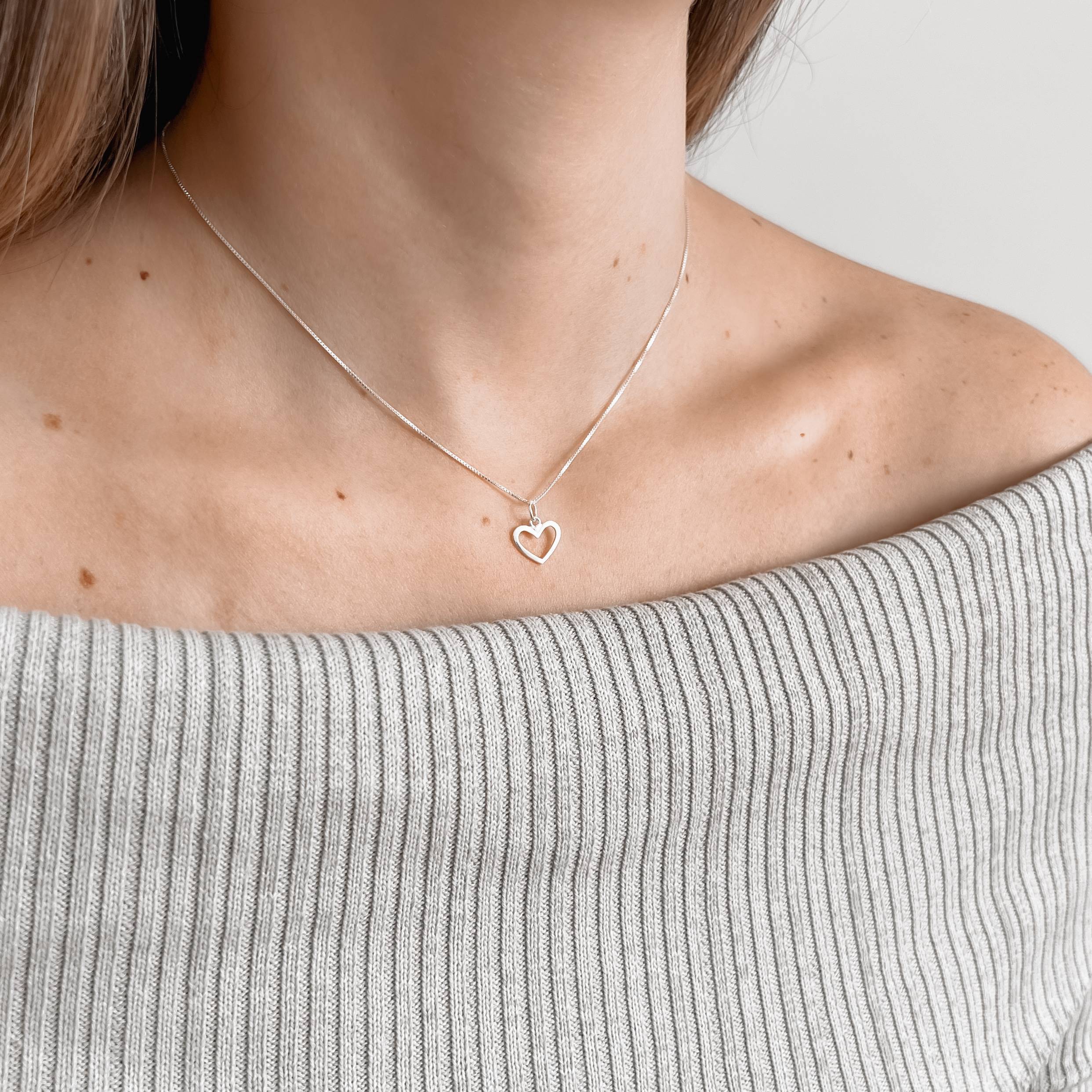 Imagem Colar pingente coração vazado 11mm 40cm