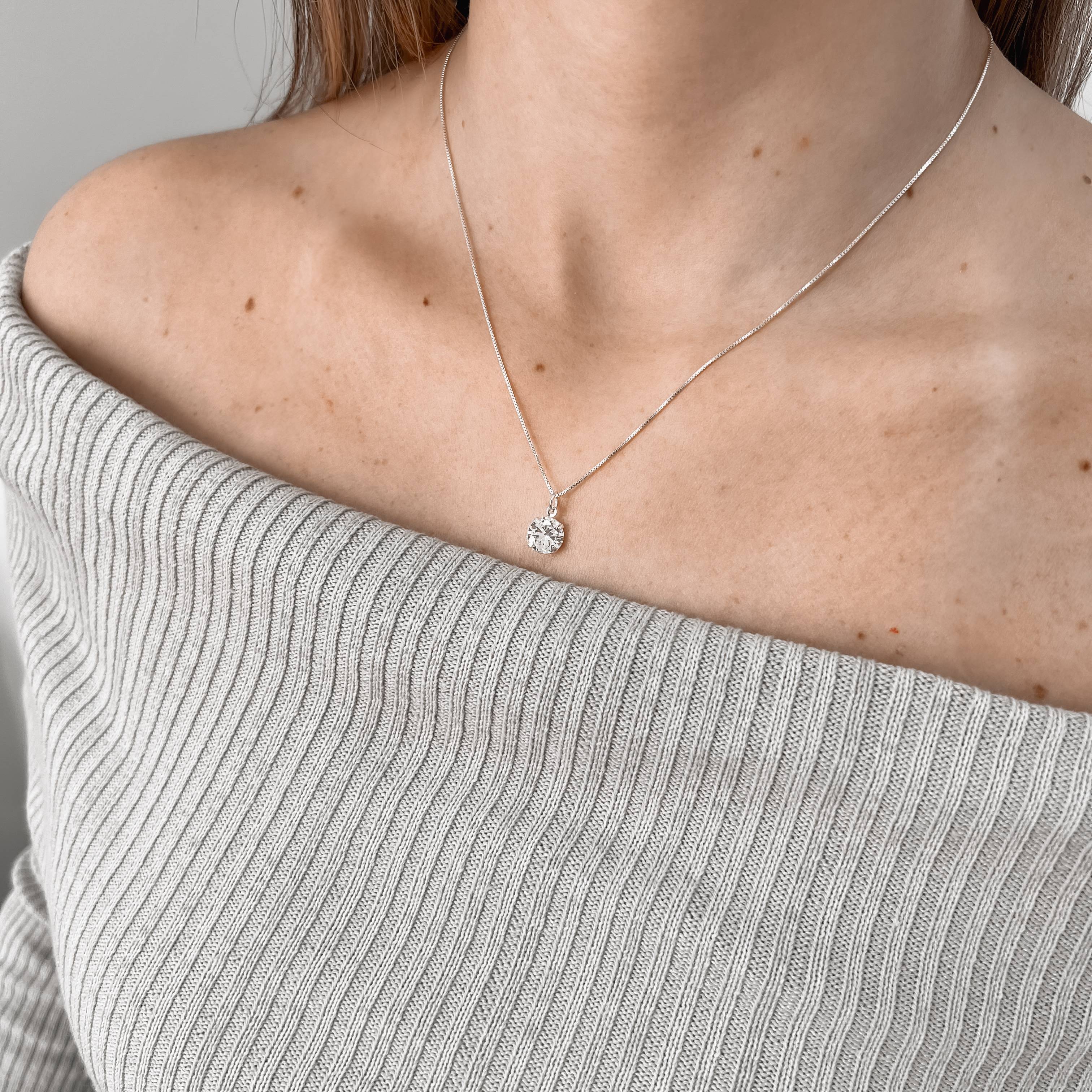 Colar pingente zircônia redonda 8mm 45cm