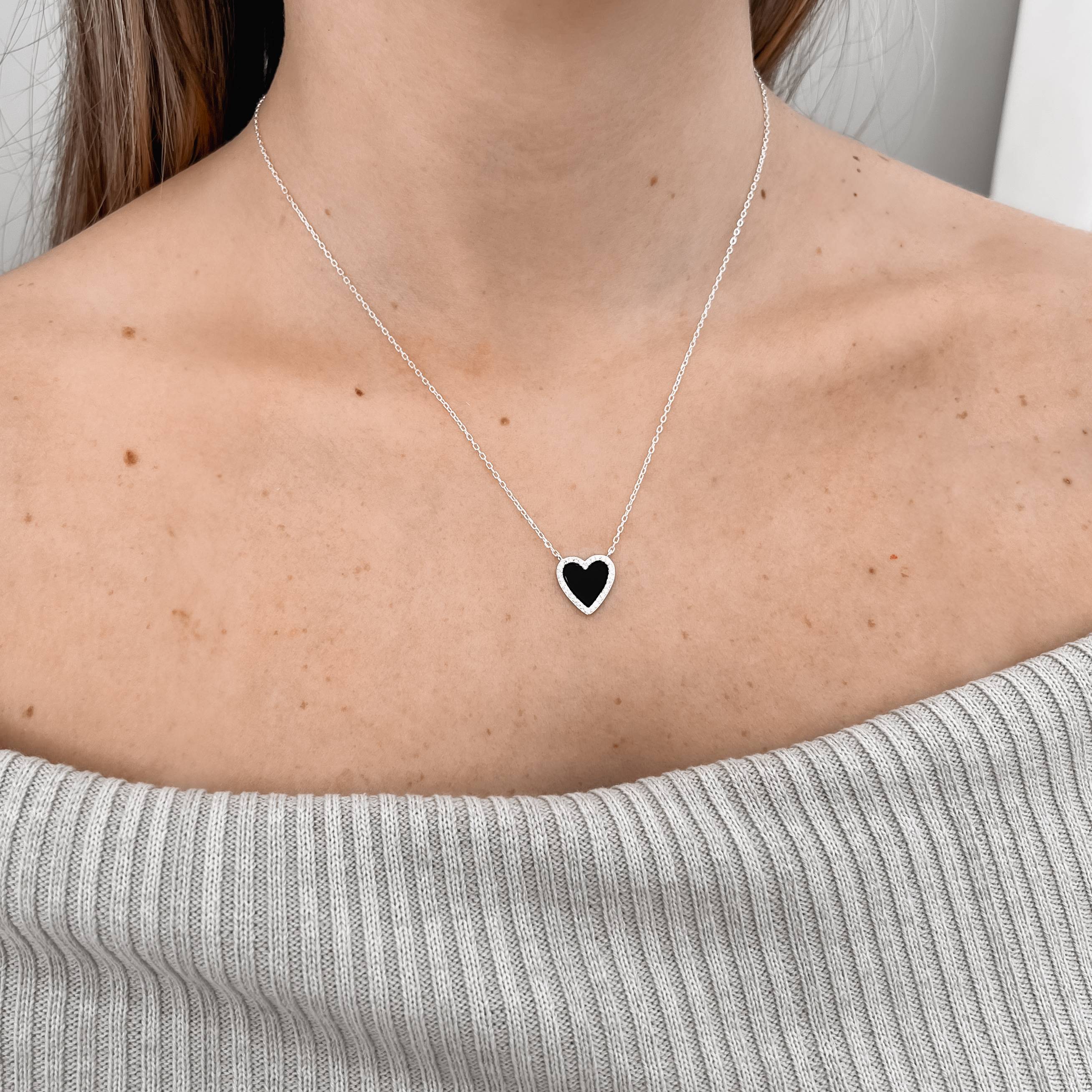 Imagem Secundária Colar coração pedra ônix com cravejado 13mm corrente cadeado 45+5cm