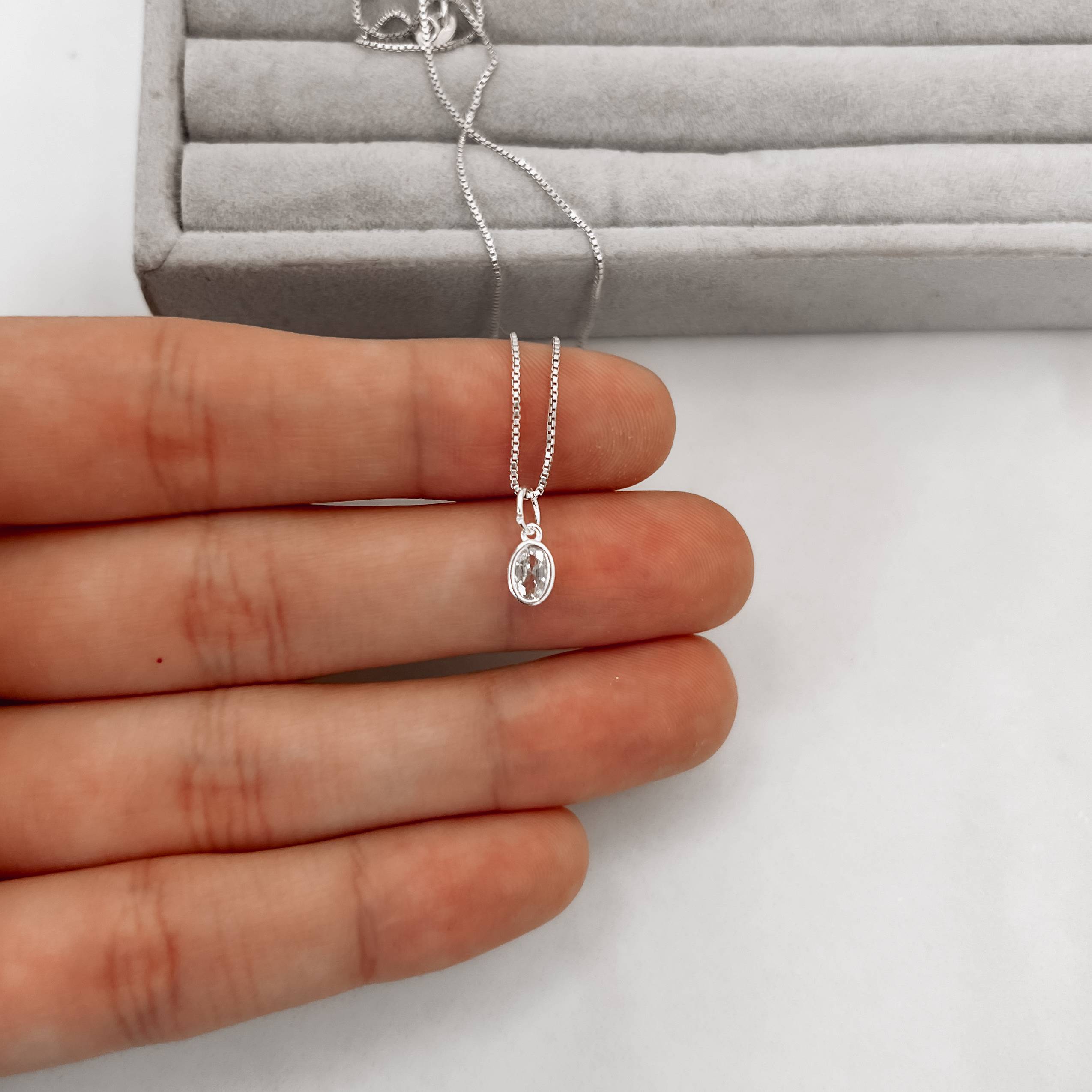 Colar pingente zircônia oval embutida 6mm 40cm