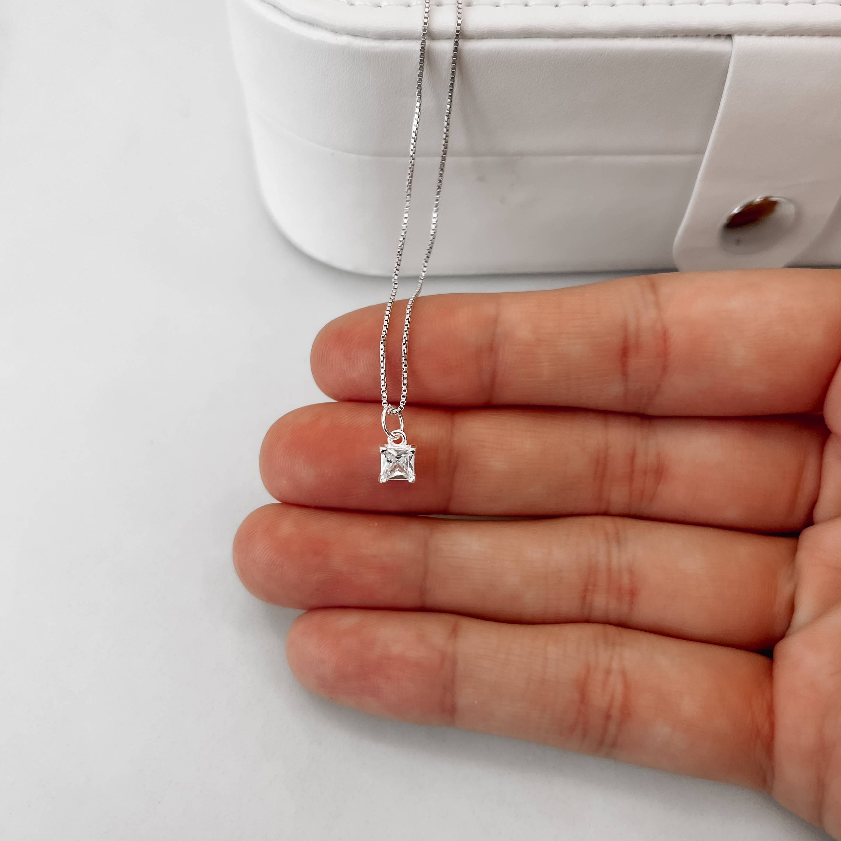 Imagem Secundária Colar pingente zircônia quadrada caixa alta 4mm 40cm