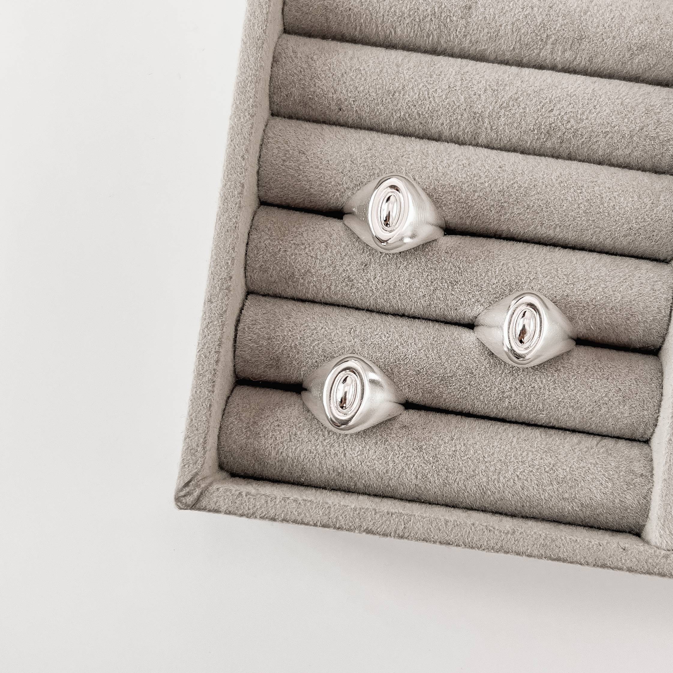 Imagem Secundária Anel oval trabalhado dedinho