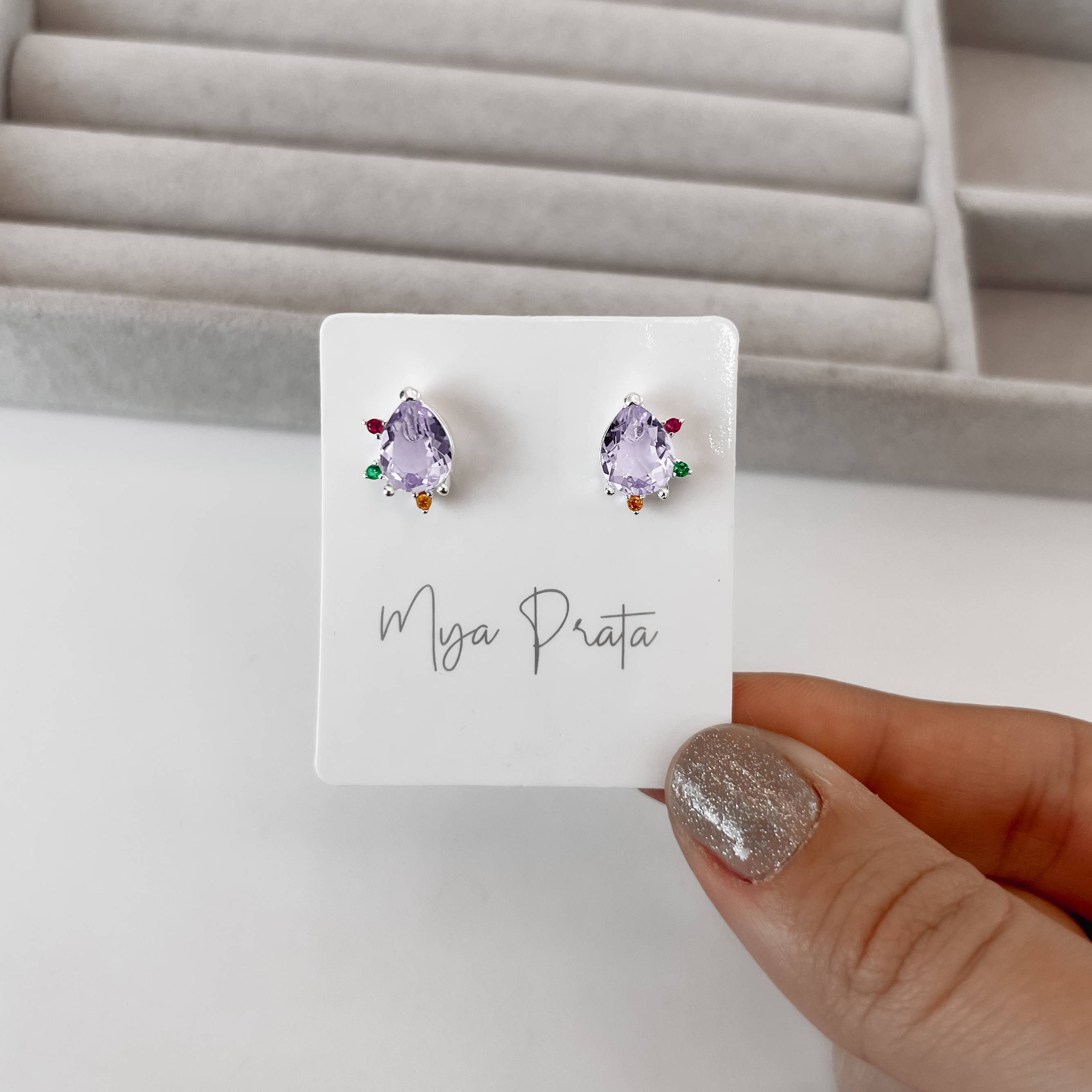 Imagem Brinco zircônia gota lilás com cravejado colorido 12mm