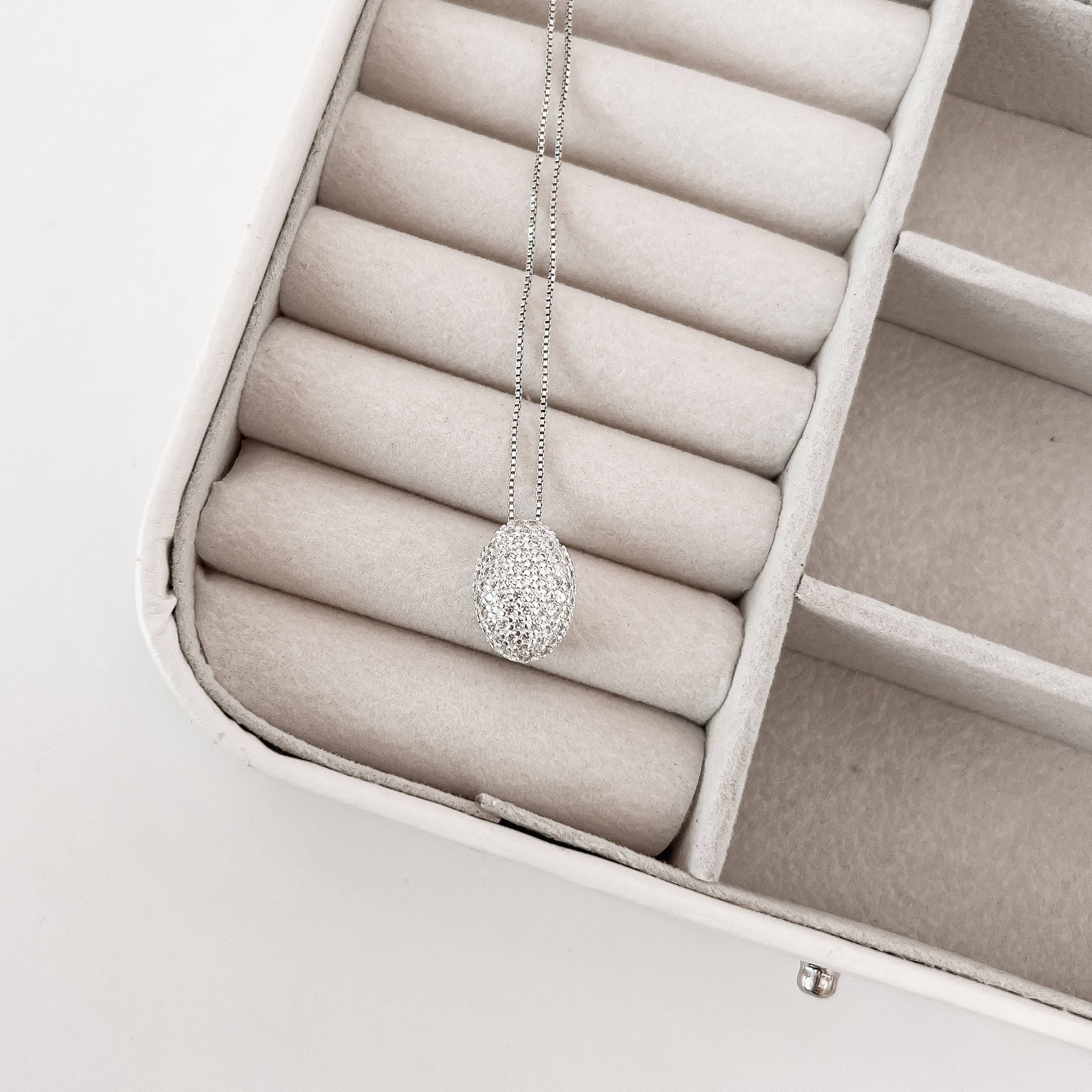 Imagem Secundária Colar pingente oval todo cravejado 15mm 45cm