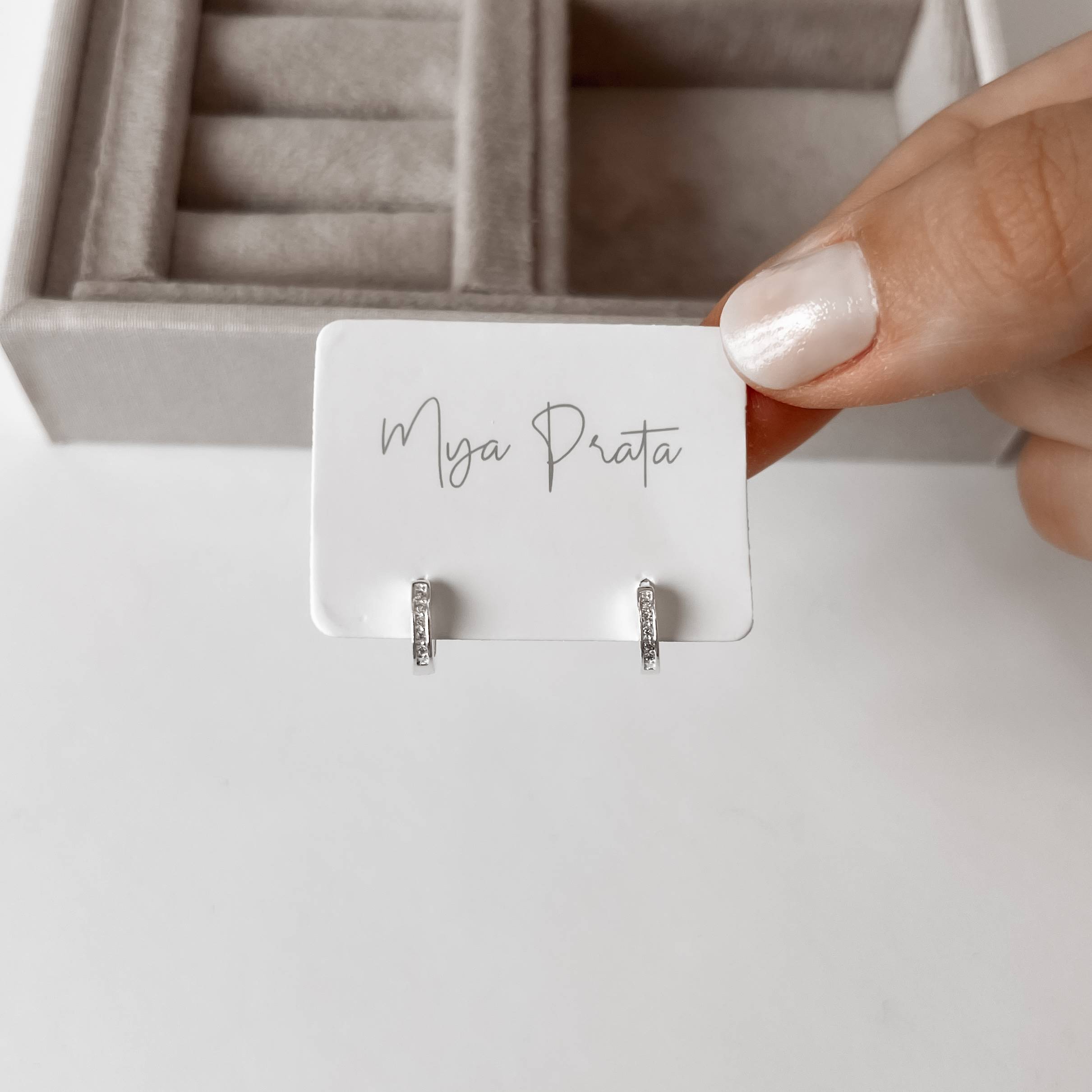 Imagem Secundária Argola 9mm click cravejada