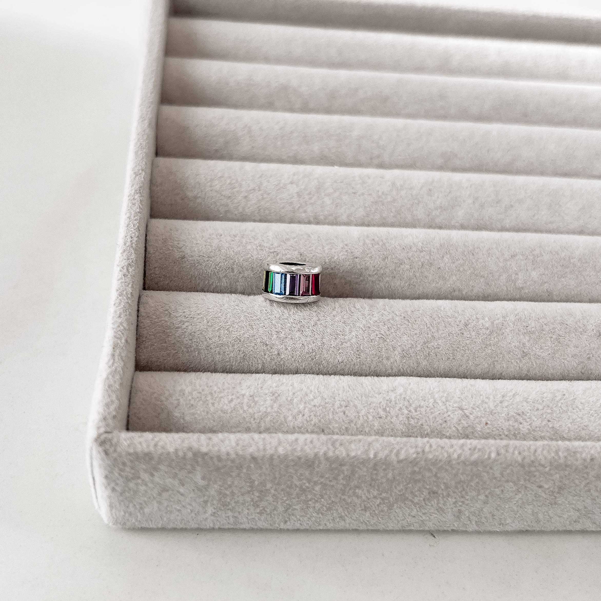 Berloque separador zircônias retangulares coloridas 10mm envelhecido