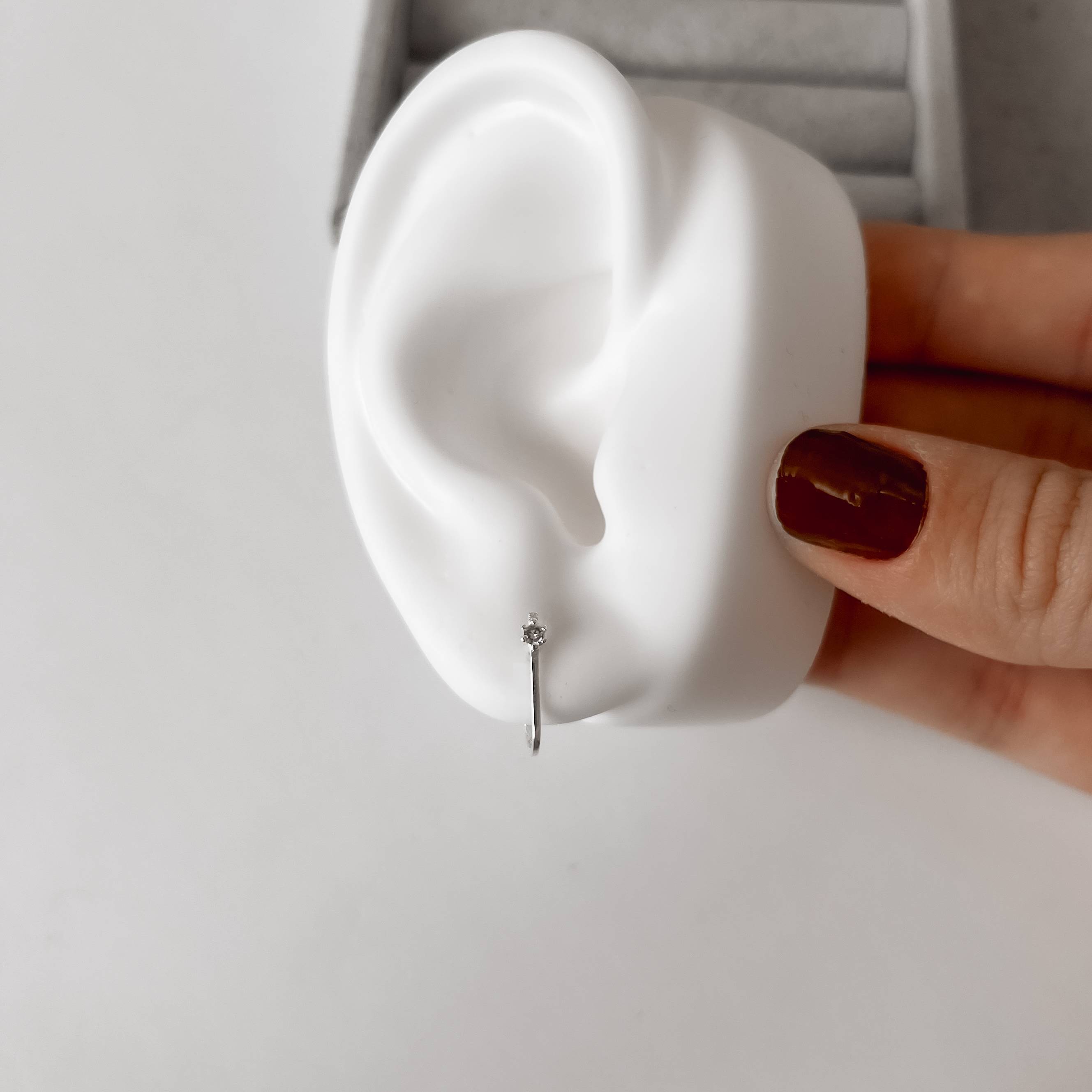 Imagem Secundária Brinco volta detalhe zircônia 14mm 