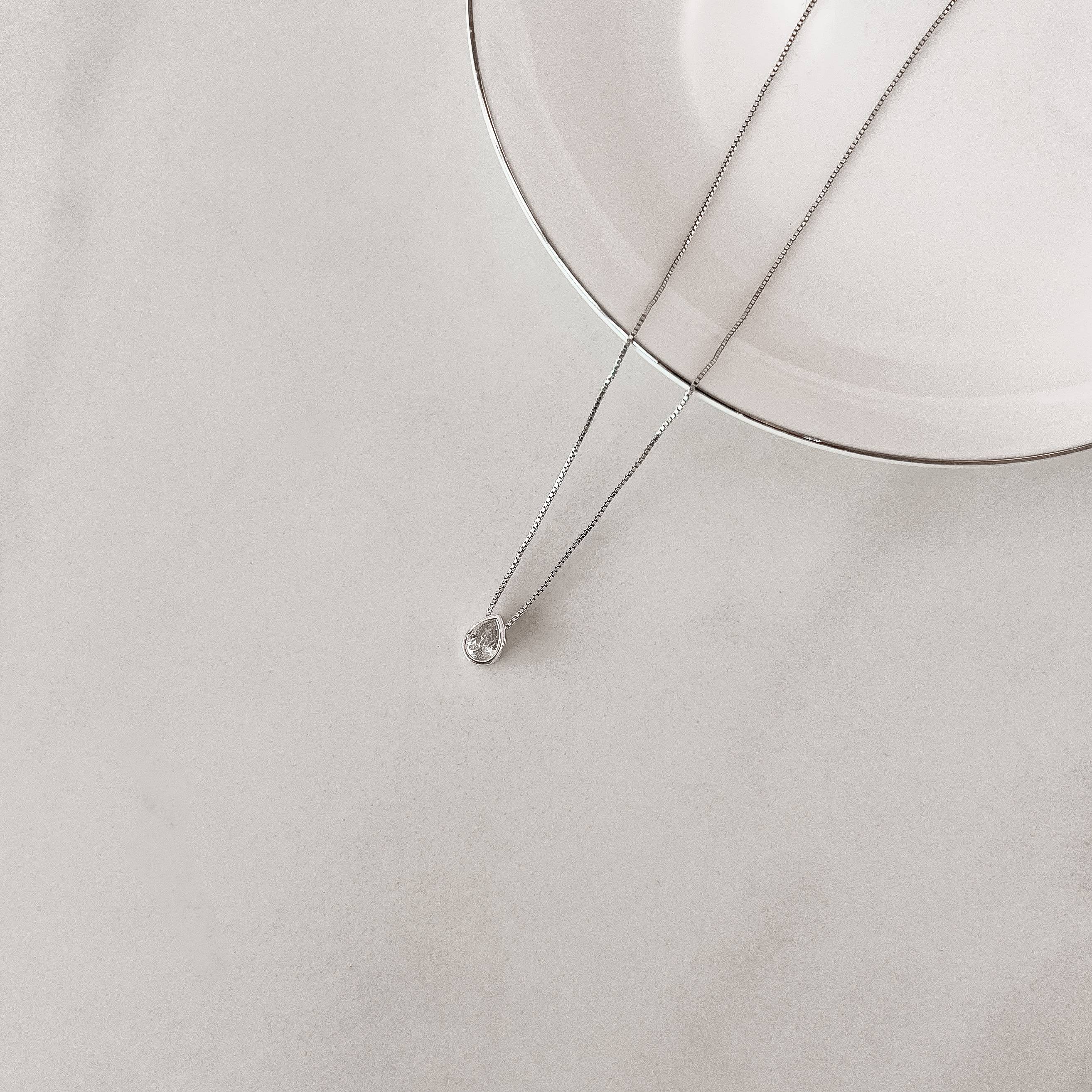 Imagem Colar zircônia gota embutida 7mm 40cm