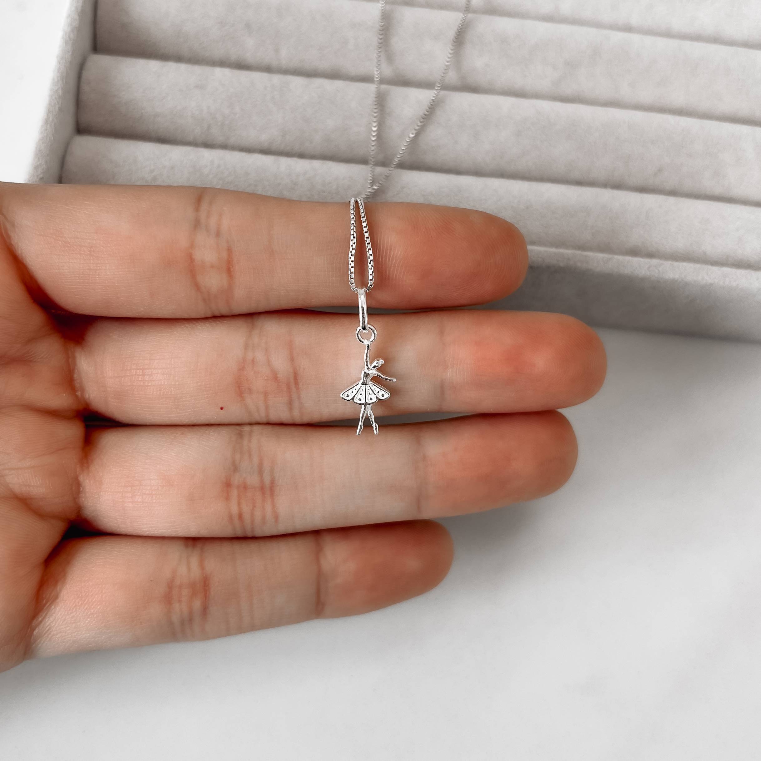 Imagem Secundária Colar pingente bailarina 14mm 45cm