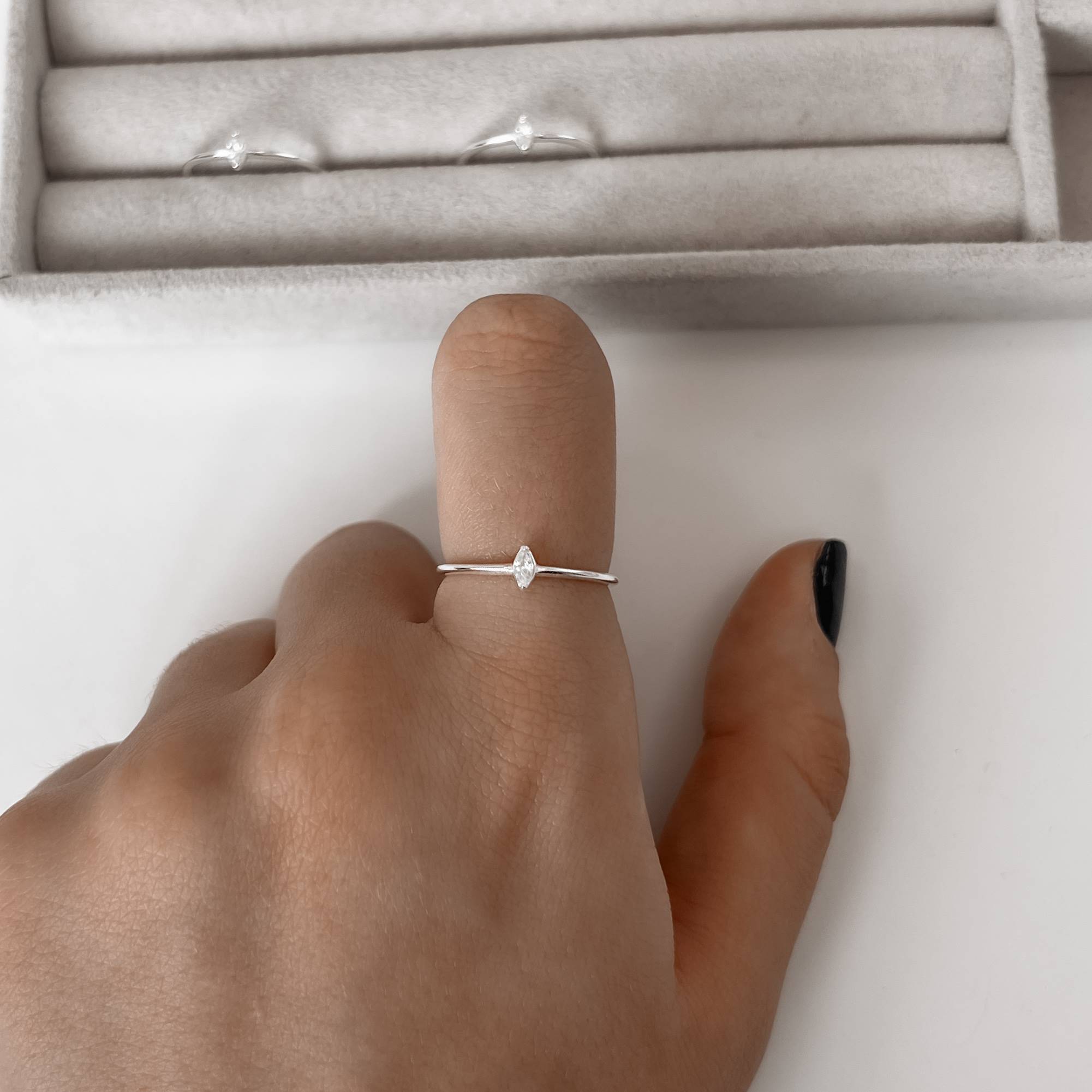 Imagem Secundária Anel zircônia navete cristal 5mm