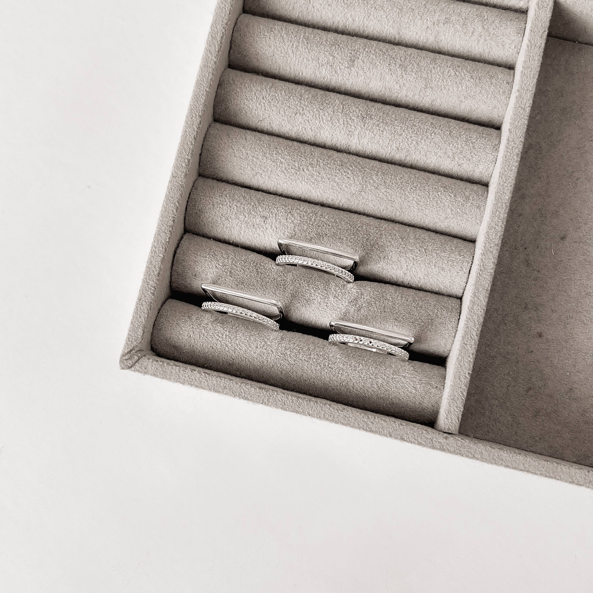 Imagem Anel duplo meia aliança e reto liso