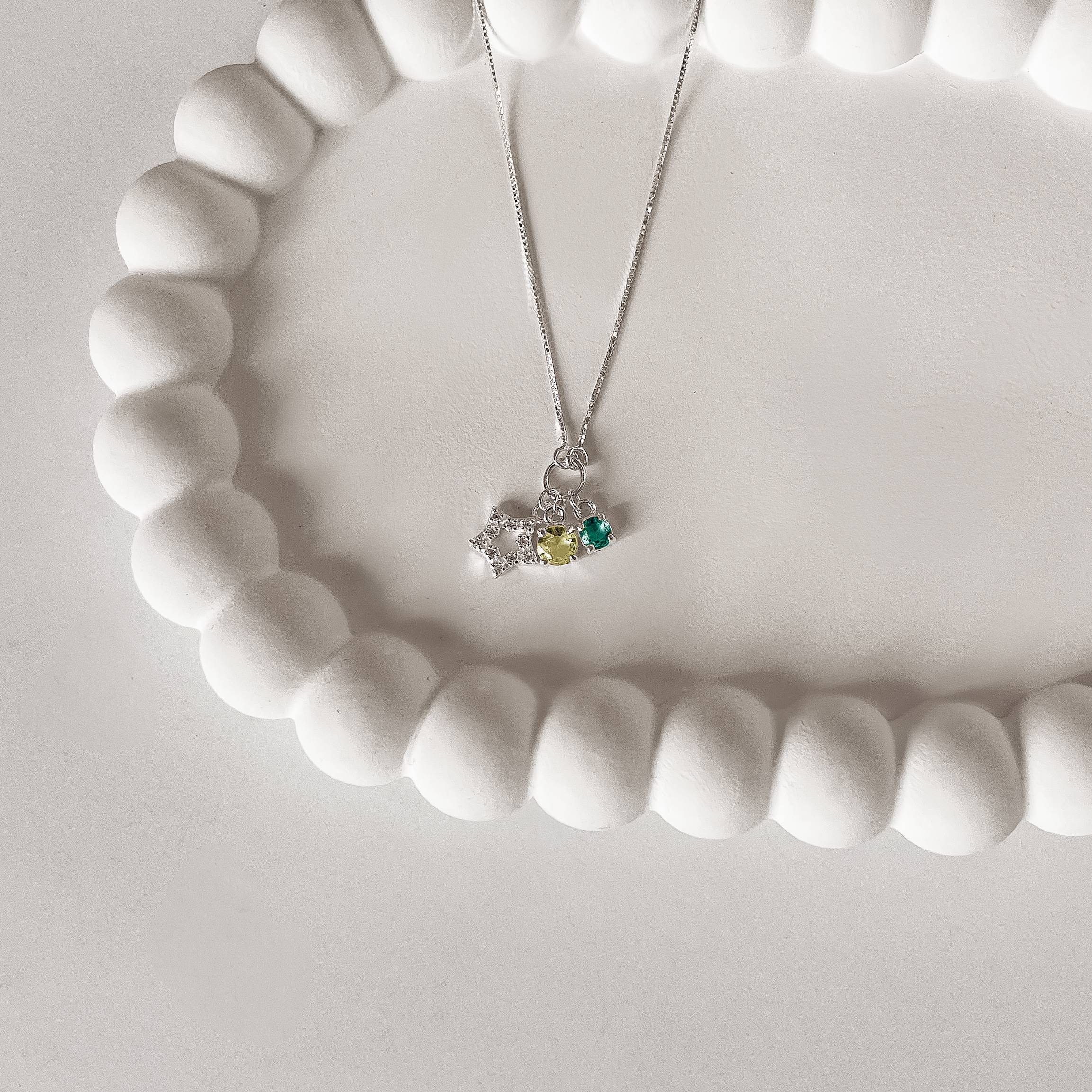 Colar entremeio círculo pingentes estrela vazada cravejada, zircônias amarela e acqua v12 45cm