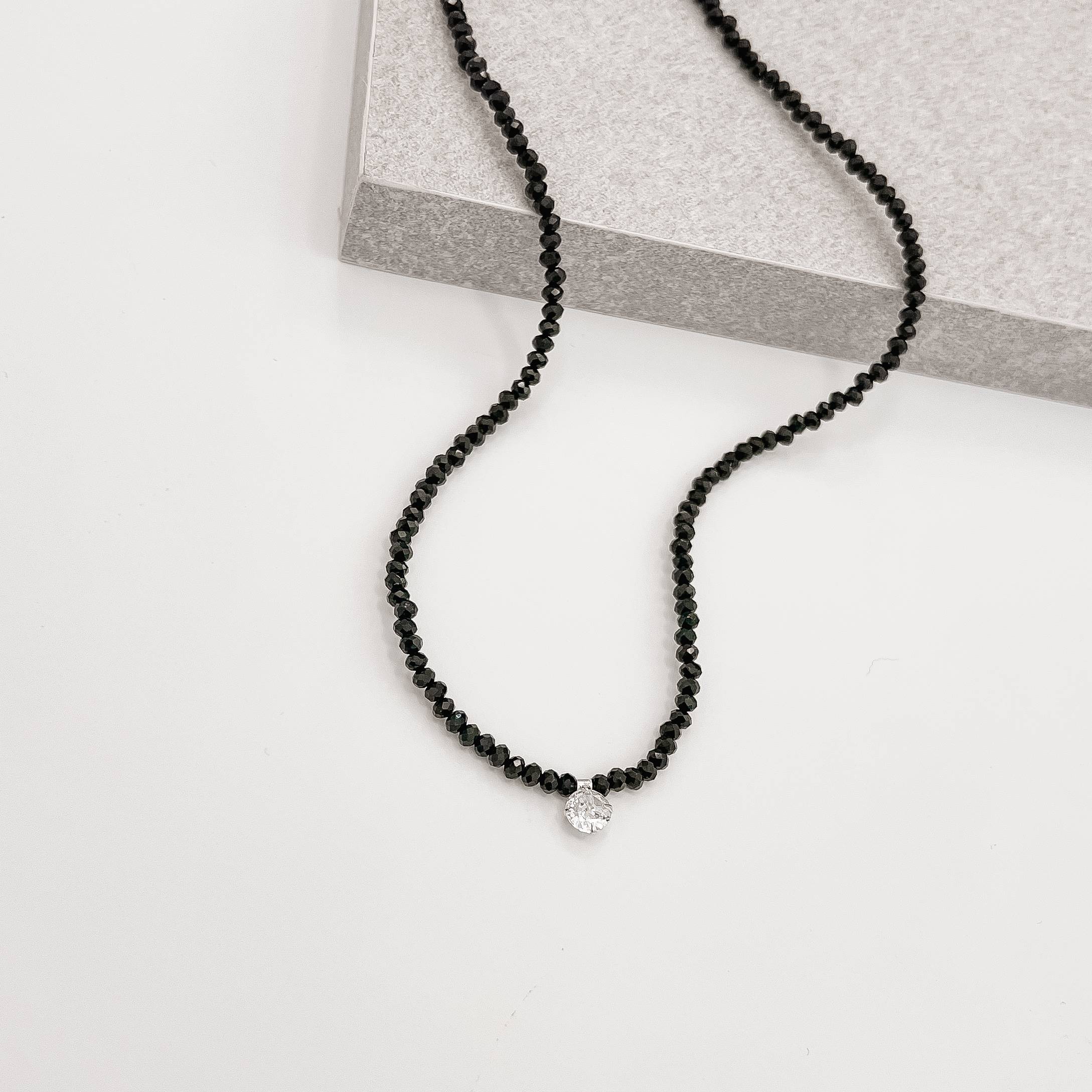 Imagem Colar cristal ônix 3mm pingente zircônia 6mm 40+5cm