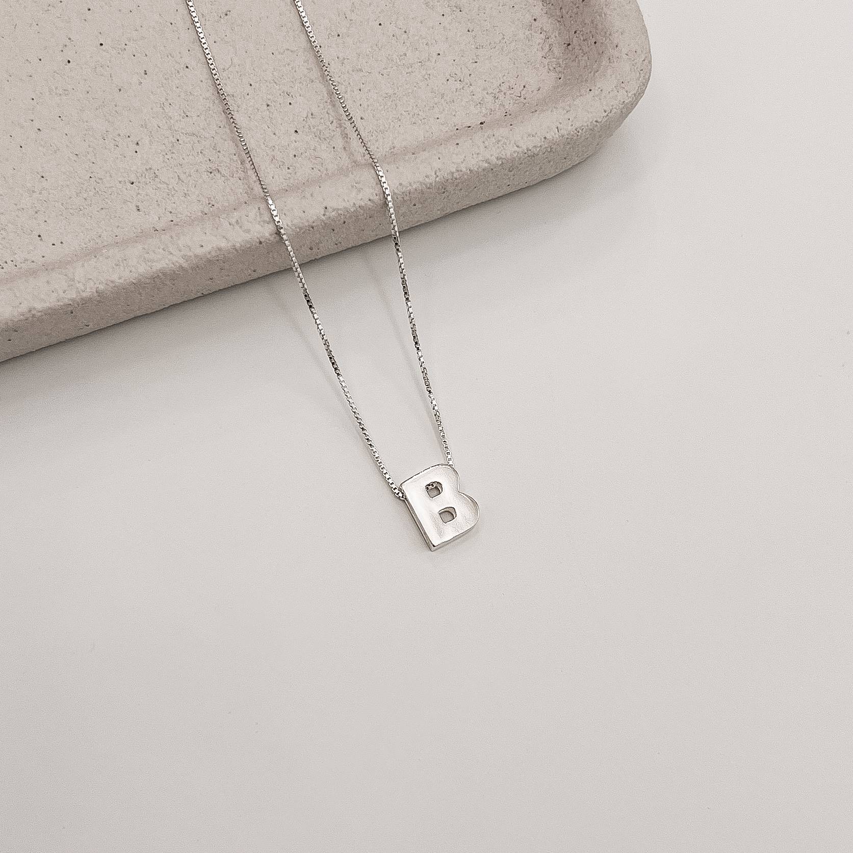 Colar letra B 9mm 45cm