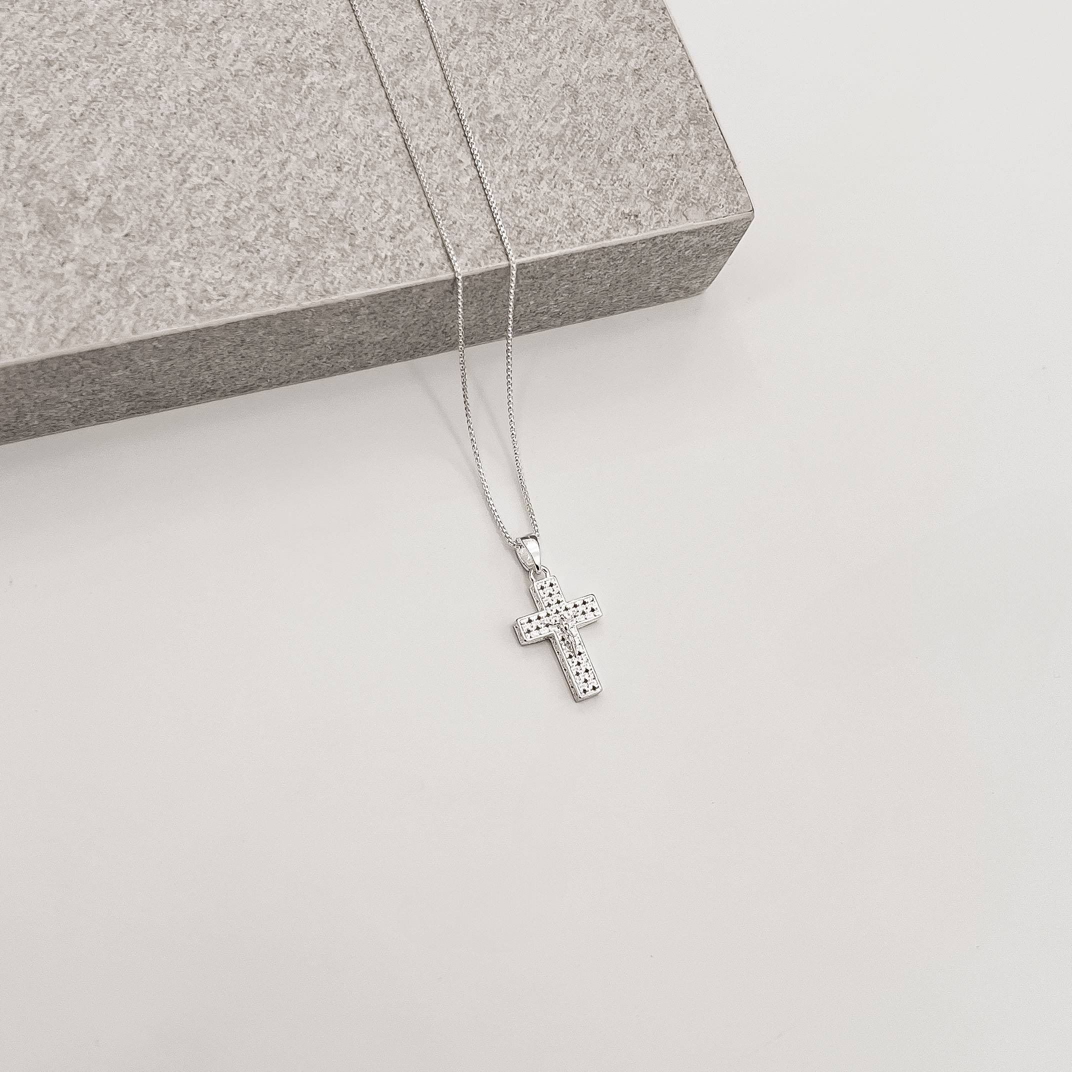 Colar pingente cruz Corpo de Cristo renda Italiana 15mm 40cm