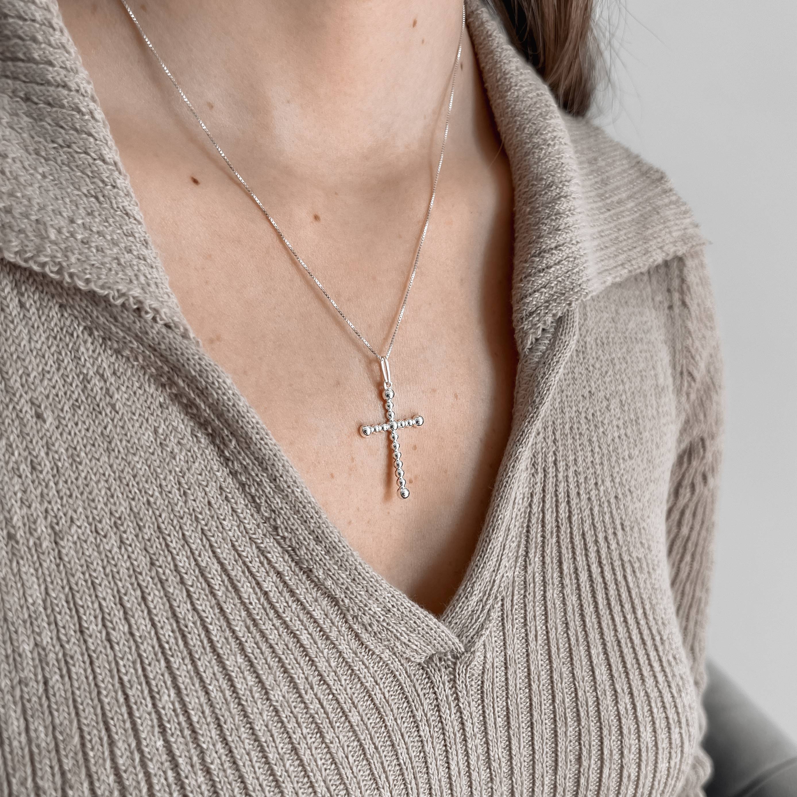 Imagem Colar pingente cruz fio bolinhas 30mm 45cm