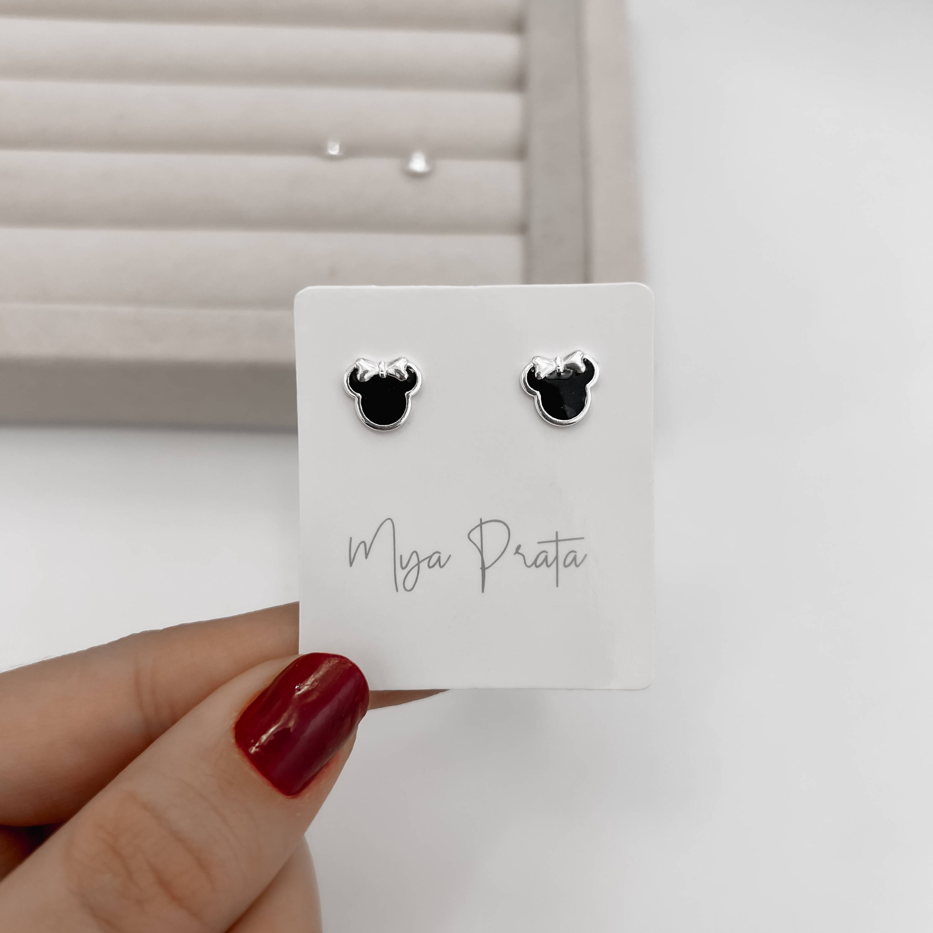 Imagem Brinco infantil Minnie resina 8mm tarraxa baby