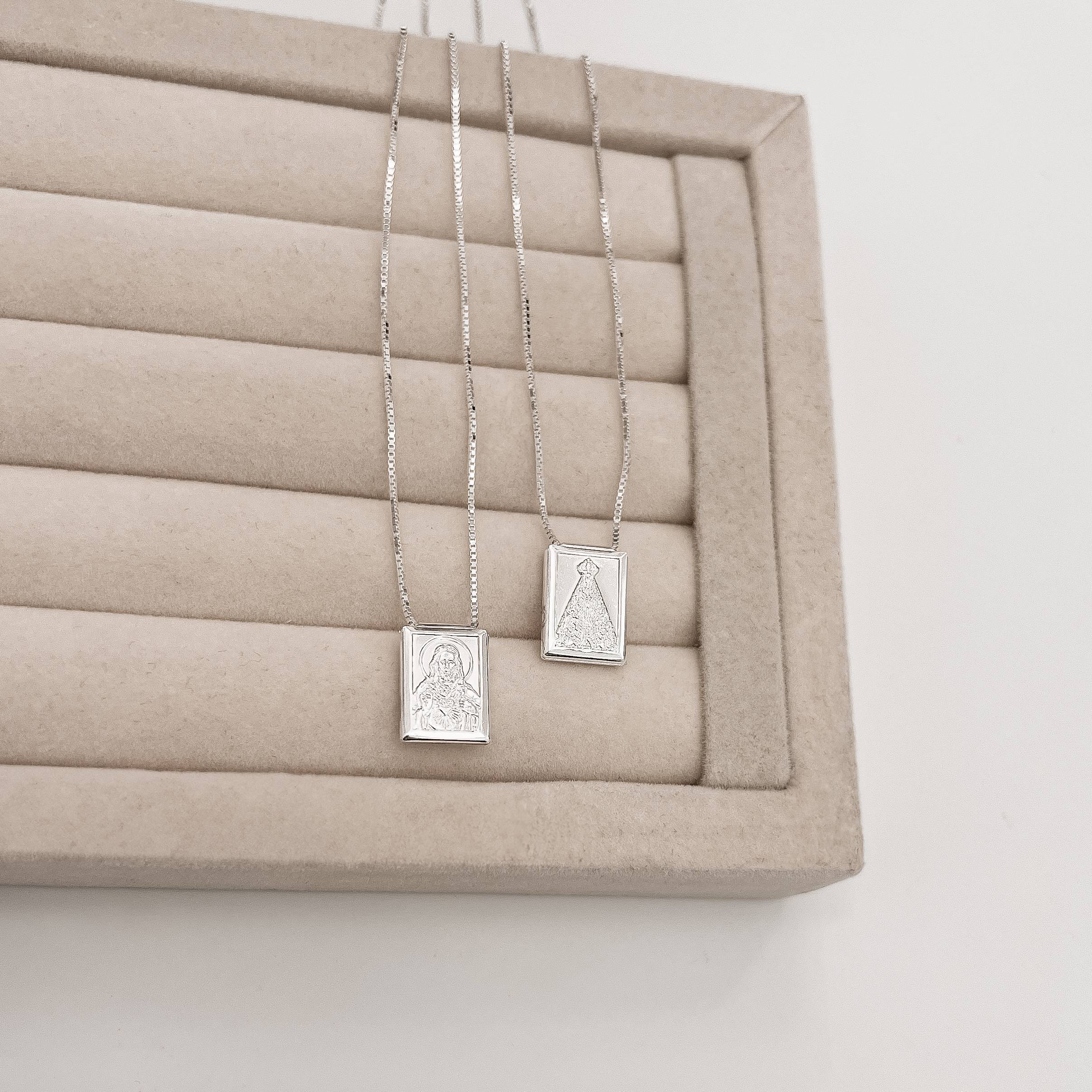 Escapulário medalhas Nsa. Sra. Aparecida e Sagrado coração verso Salmos passante v15 60cm