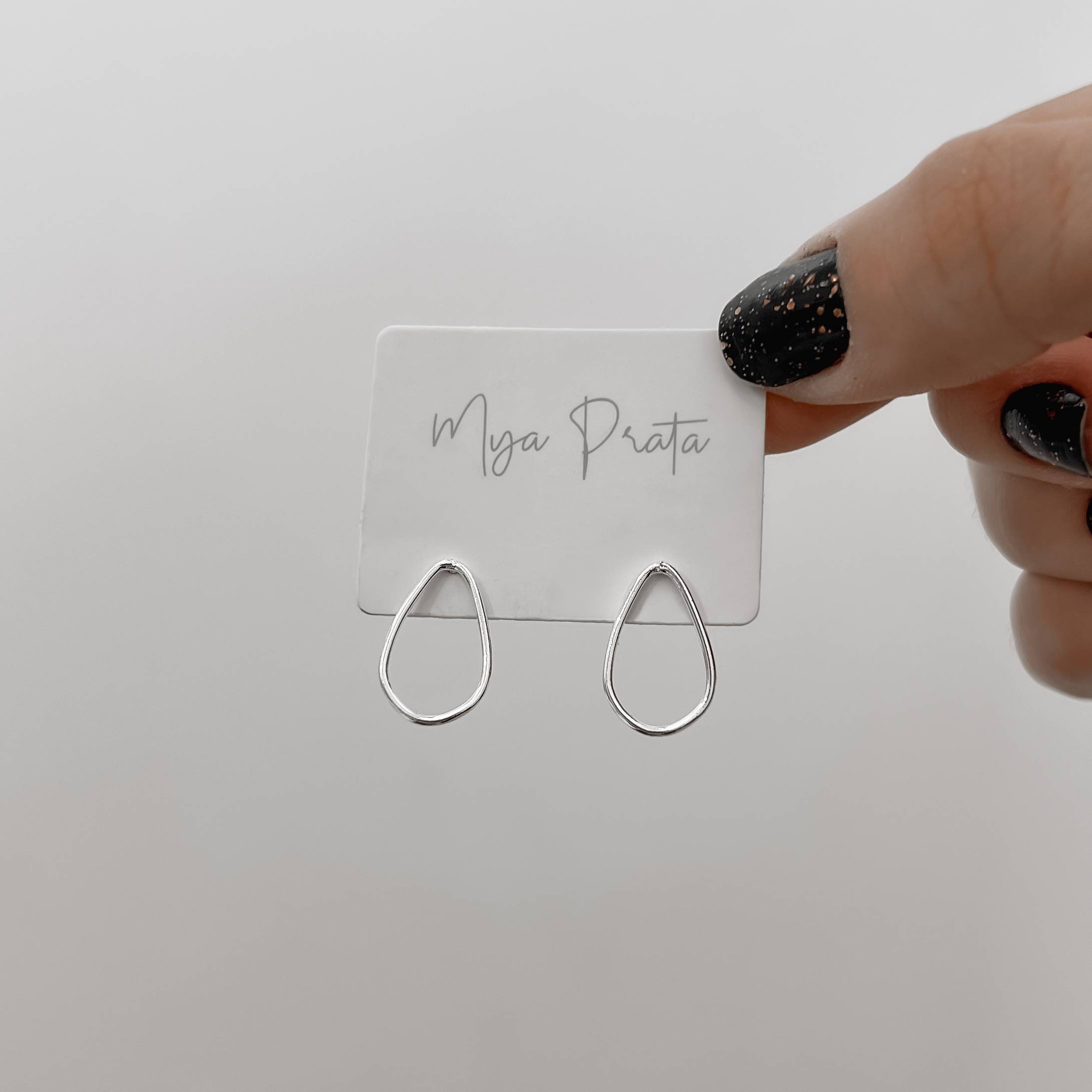 Imagem Secundária Brinco gota vazada 17mm