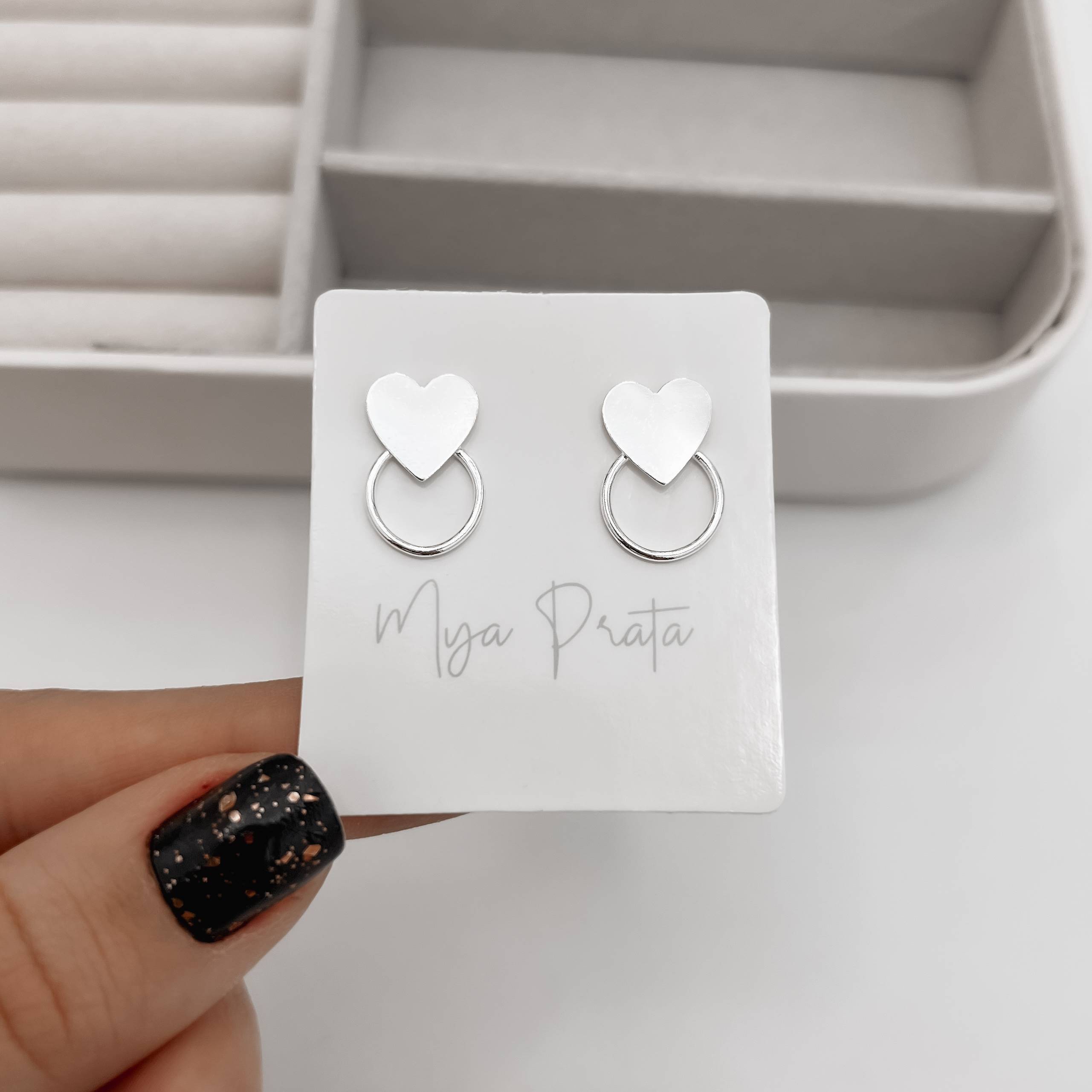 Imagem Brinco coração com círculo vazado 16mm