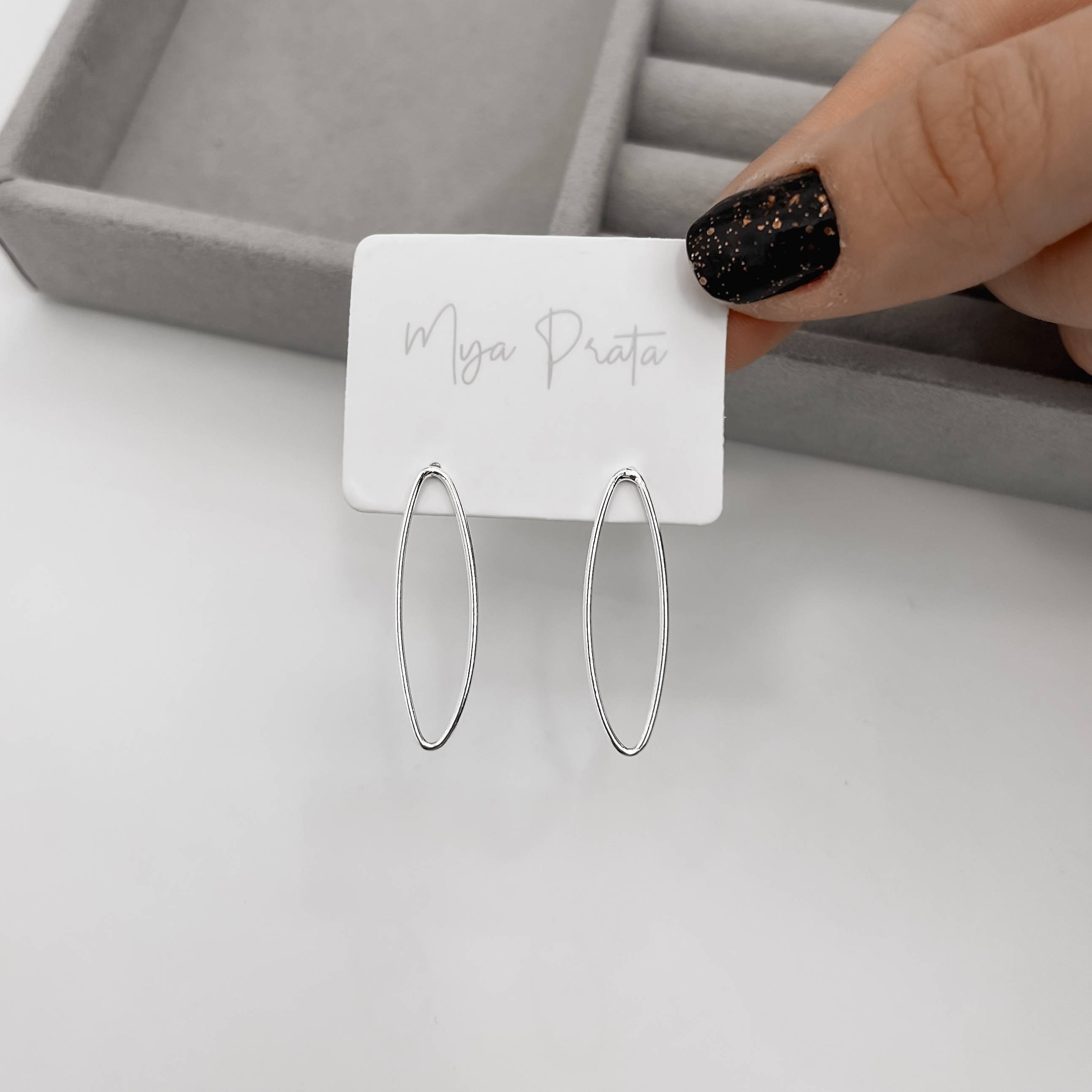 Imagem Brinco navete vazado 29mm