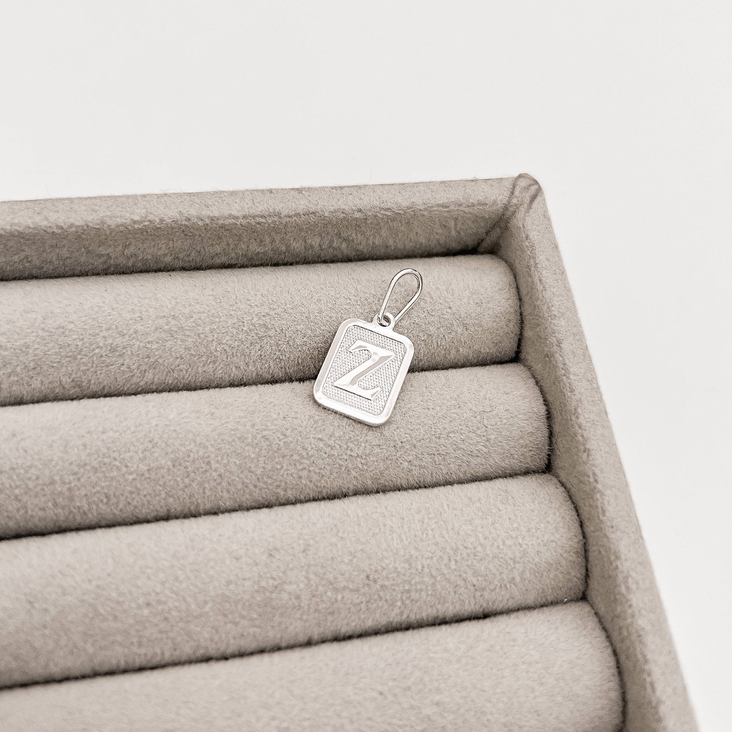 Pingente placa letra Z 12mm 