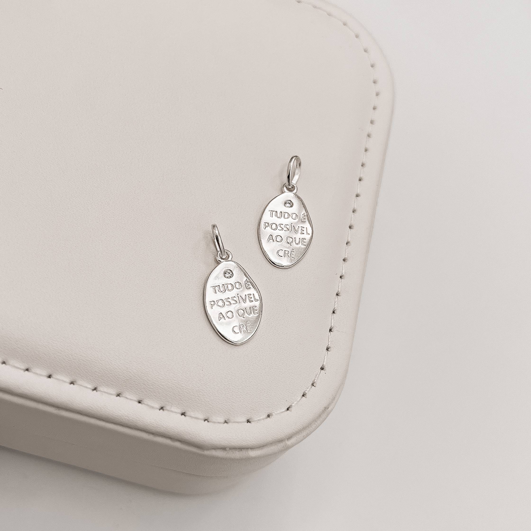 Pingente medalha tudo é possível ao que crê 15mm detalhe zircônia