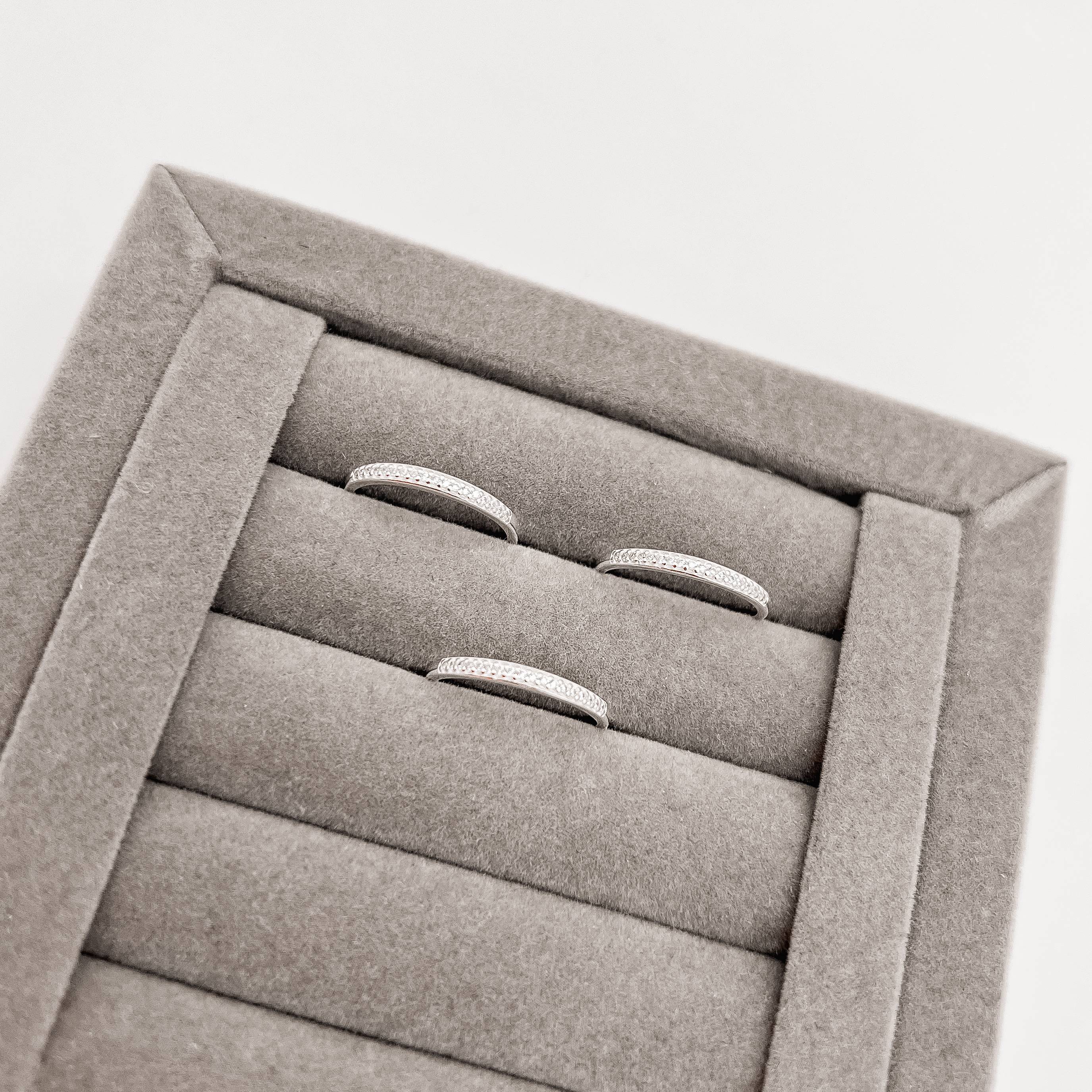 Imagem Anel meia aliança cristal