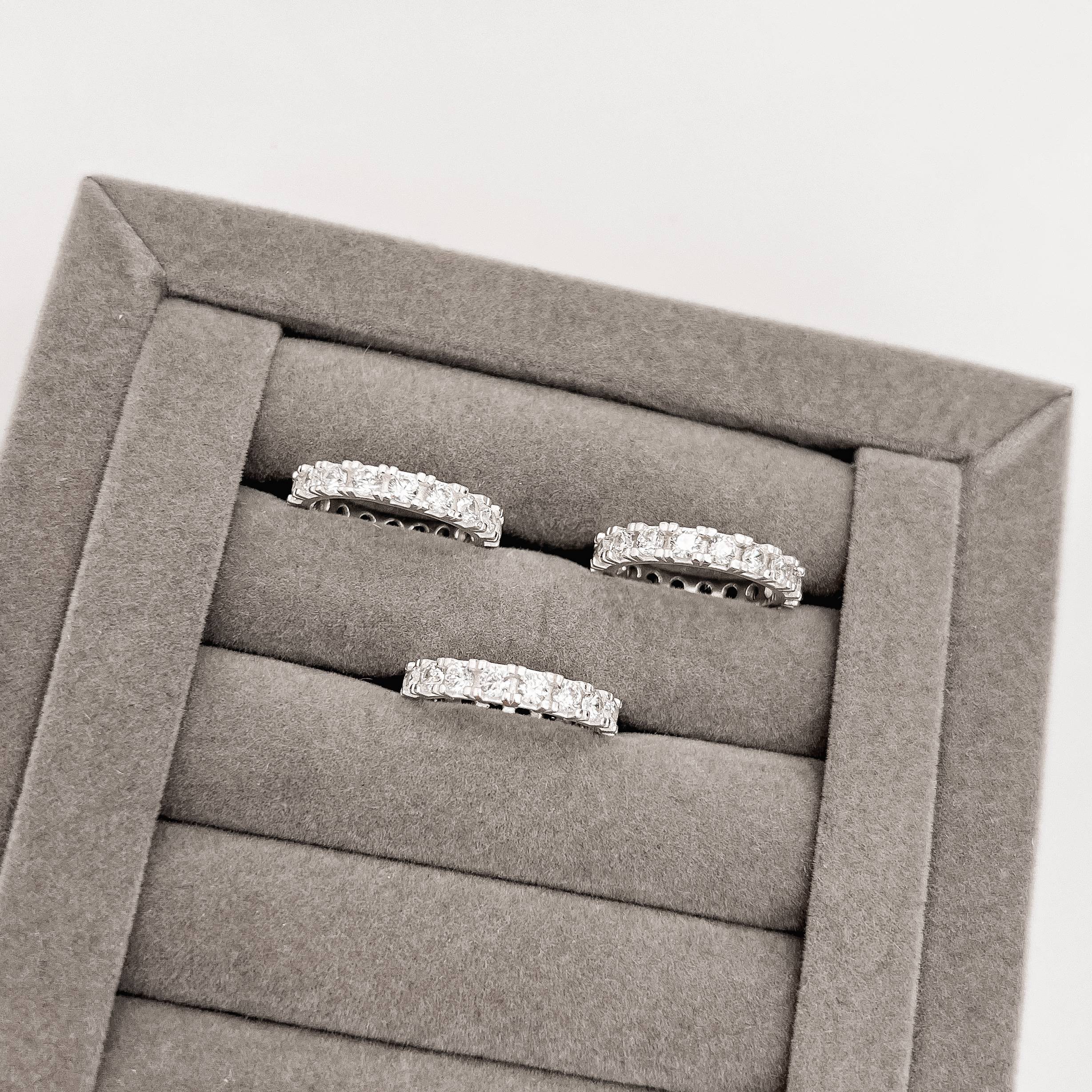 Imagem Secundária Anel aliança toda cravejada