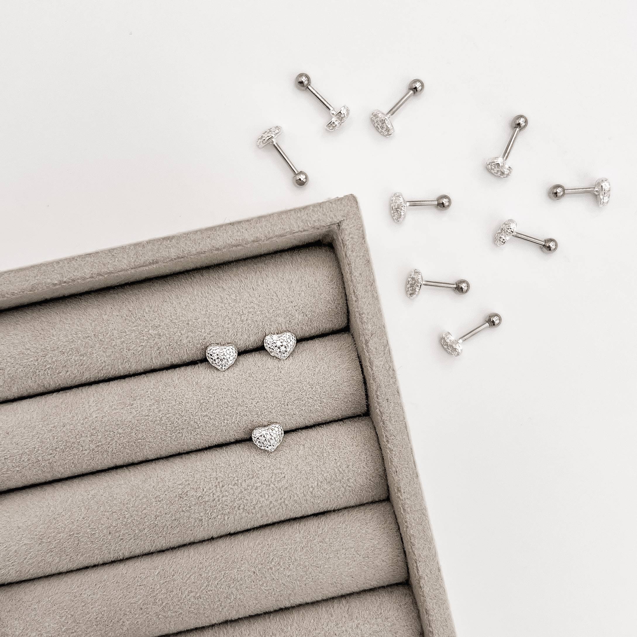 Piercing haste coração cravejado 6mm