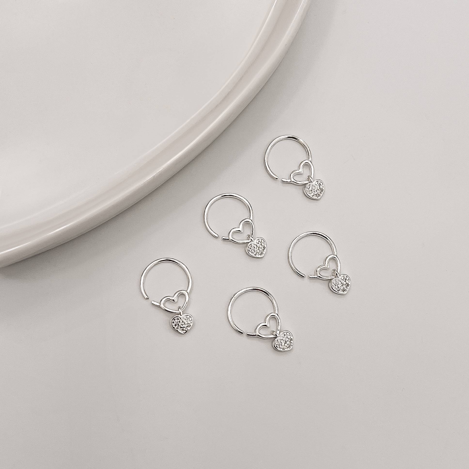 Piercing argola 10mm coração vazado pingente coração cravejado