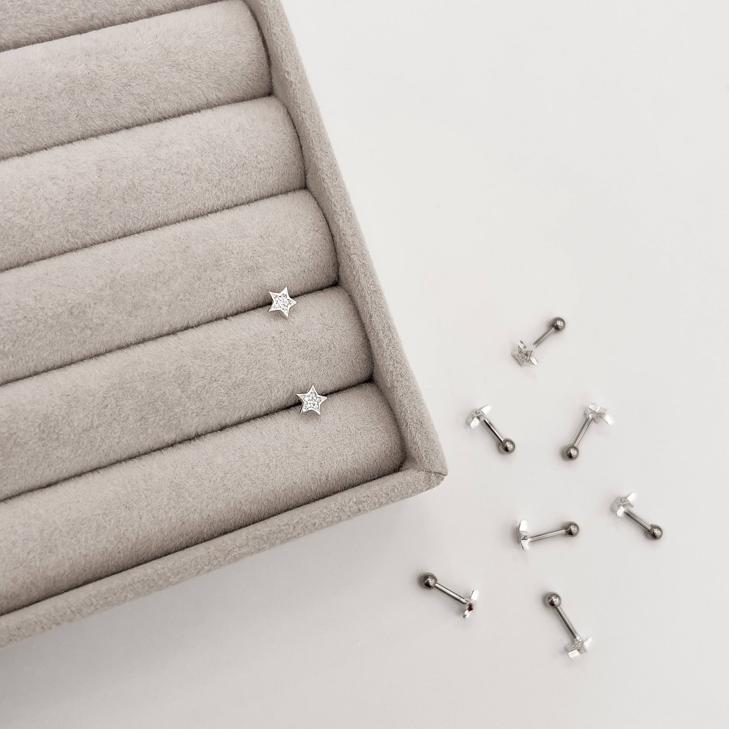 Piercing haste estrela cravejada 5mm