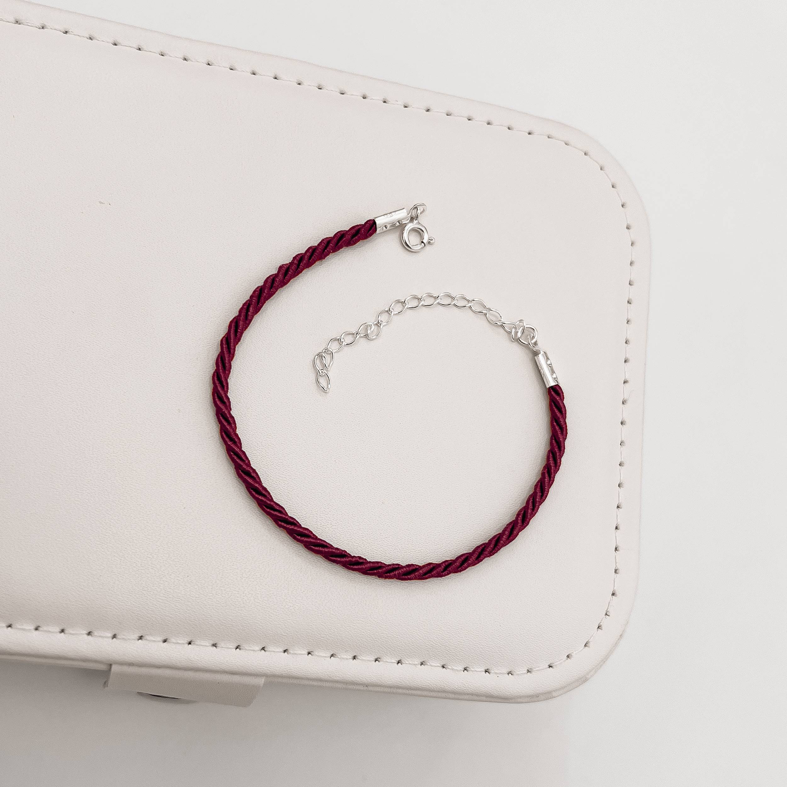 Pulseira cordão trançado marsala 2mm 16cm com alongadora