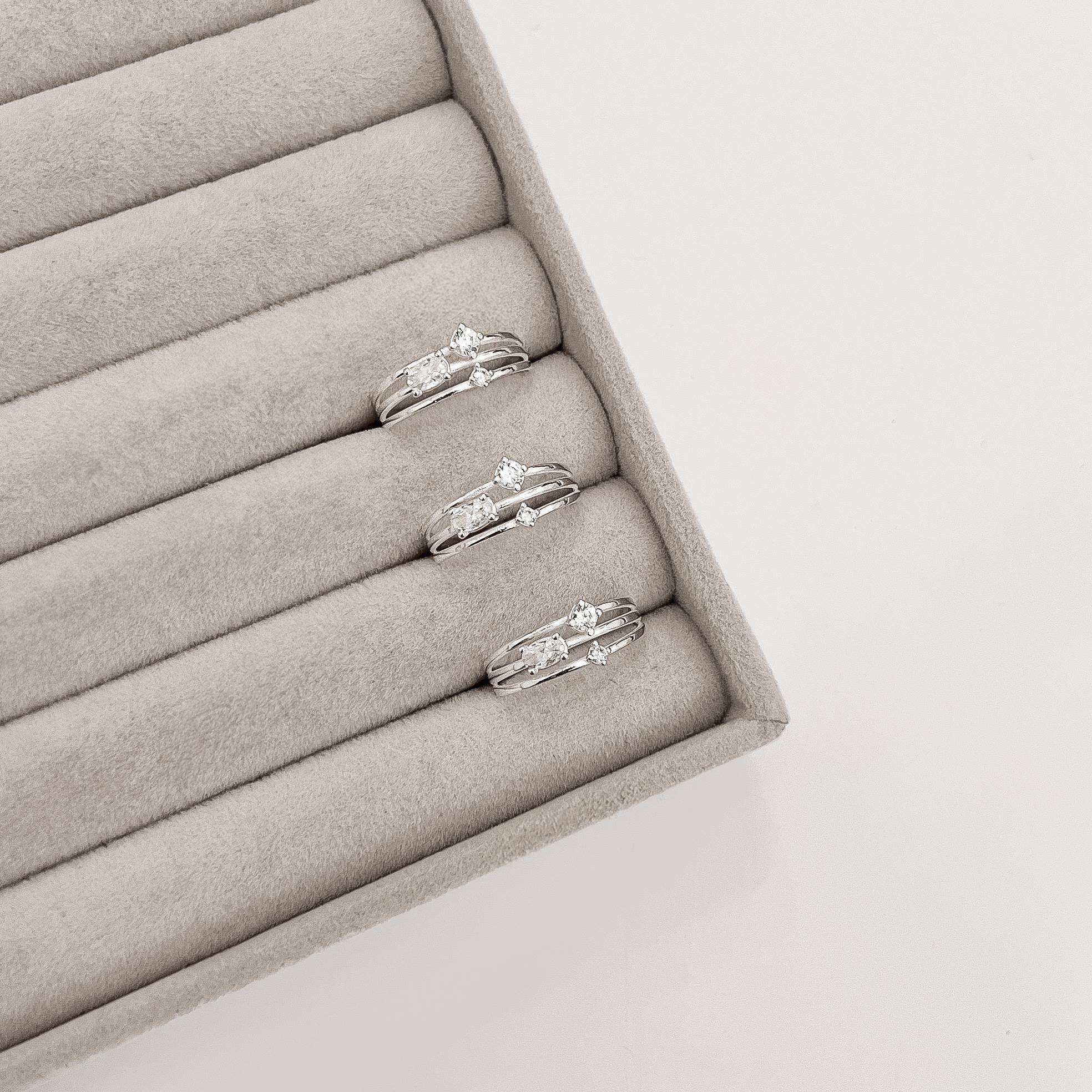 Imagem Secundária Anel 3 fios com zircônias