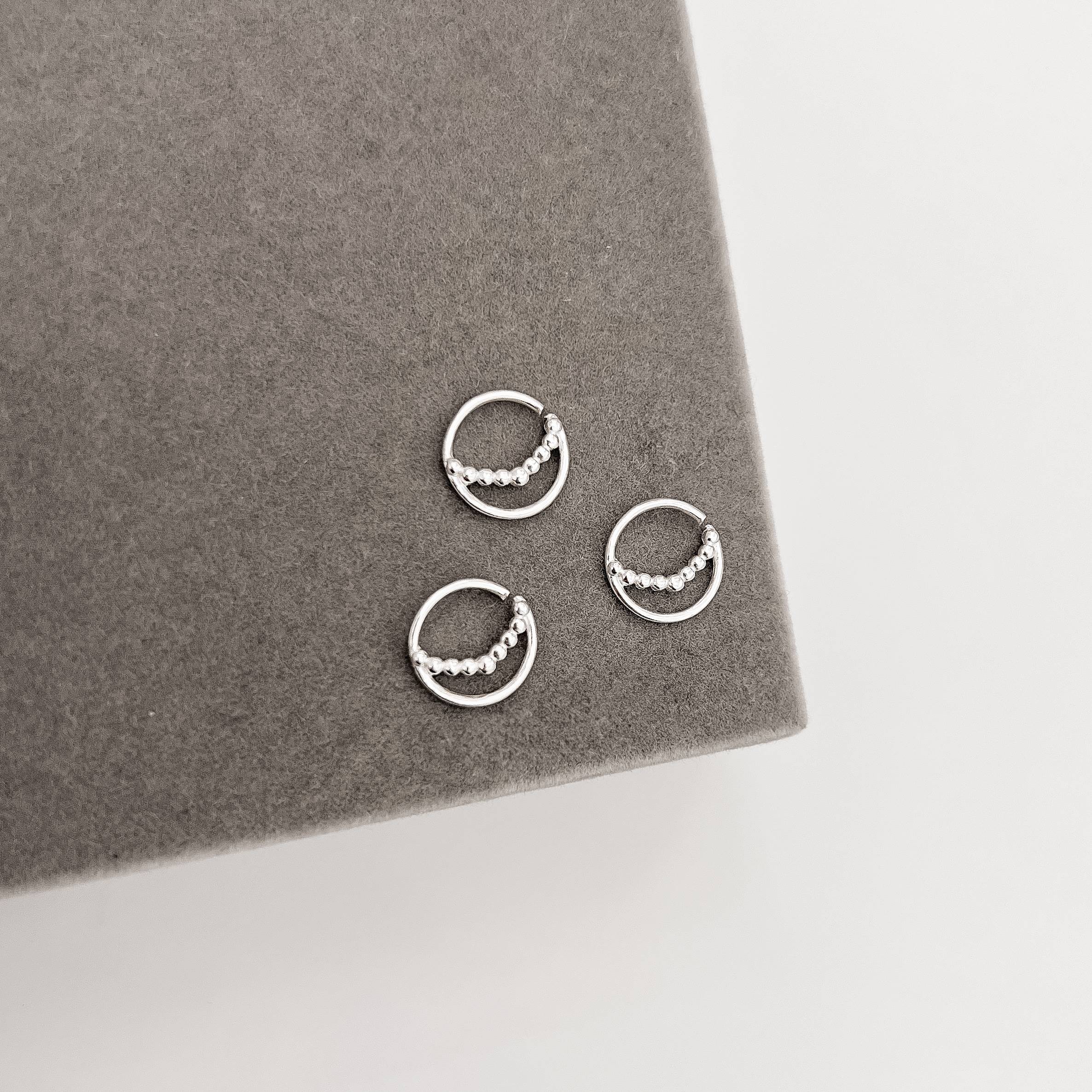 Piercing argola detalhe fio bolinhas 11mm