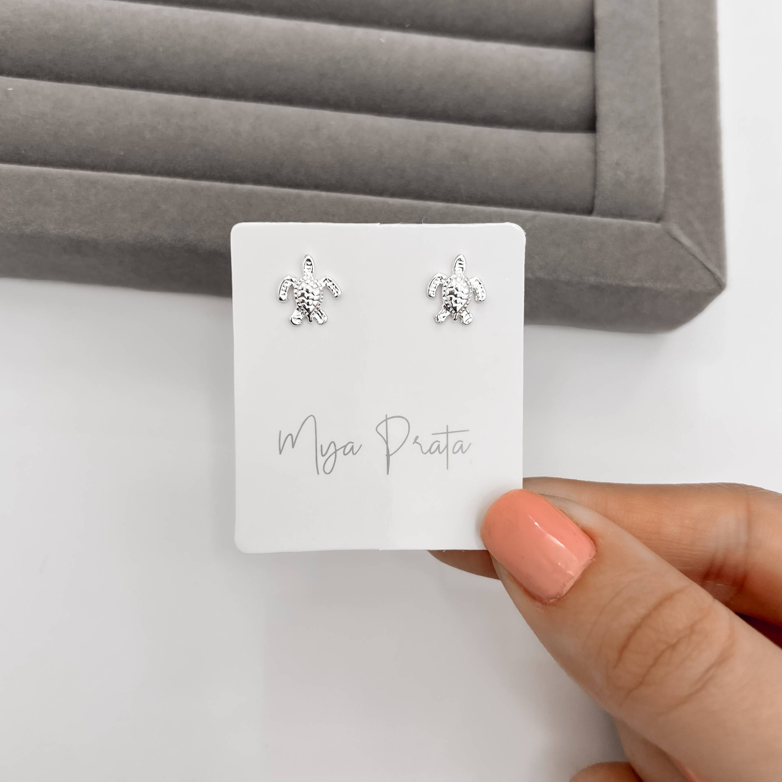 Imagem Secundária Brinco tartaruga desenhada 10mm