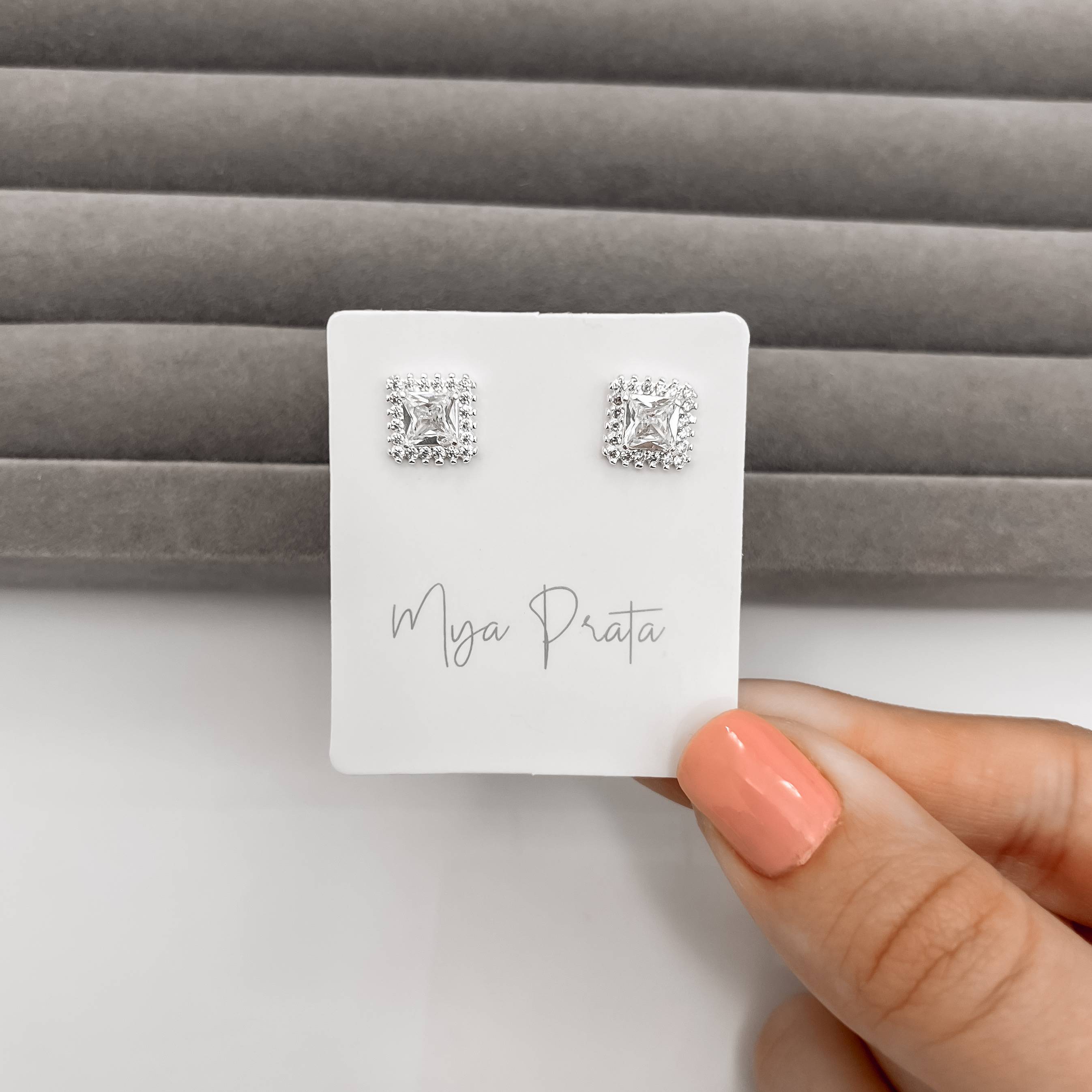 Imagem Secundária Brinco zircônia quadrada com cravejado 9mm