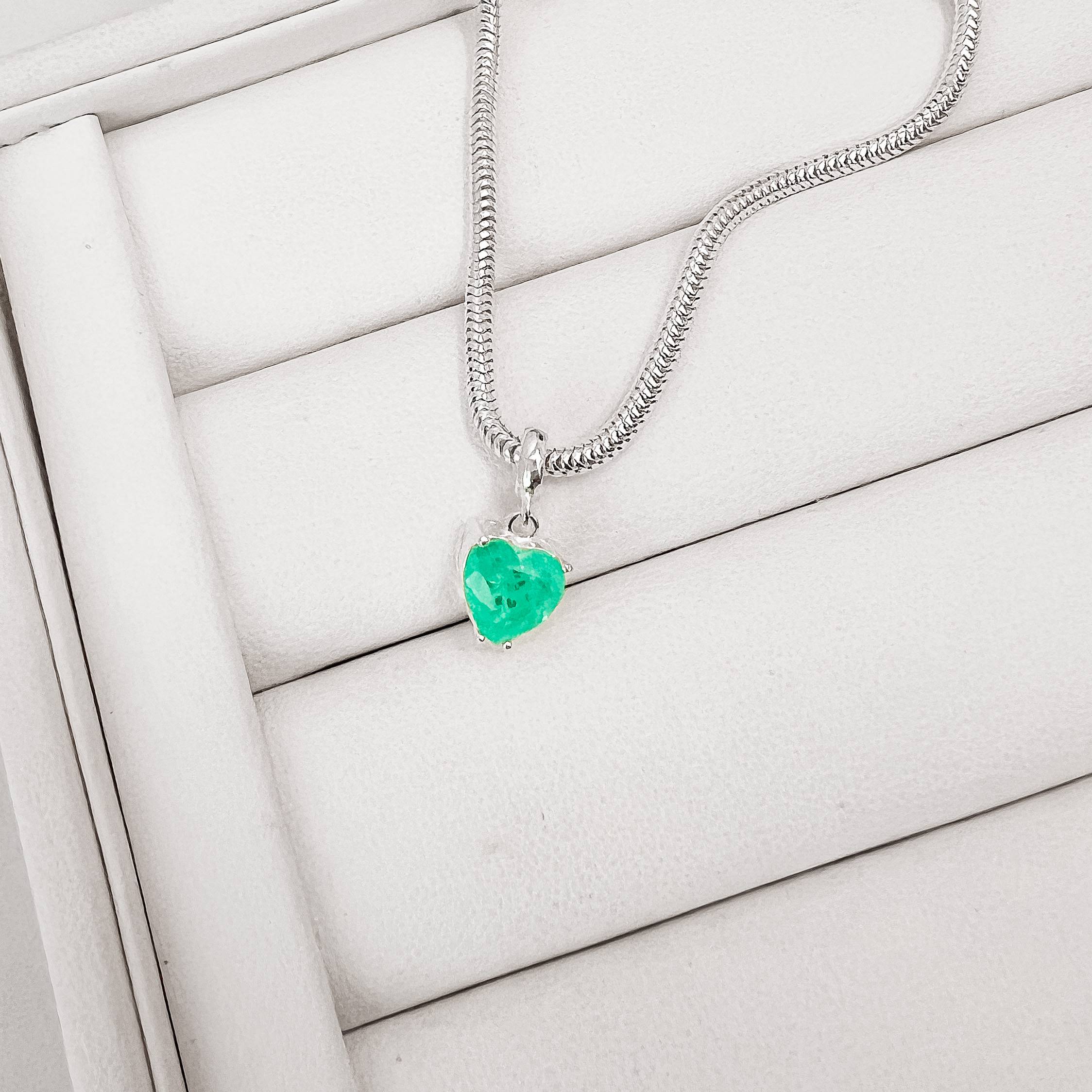 Berloque pingente zircônia coração verde fusion 8mm